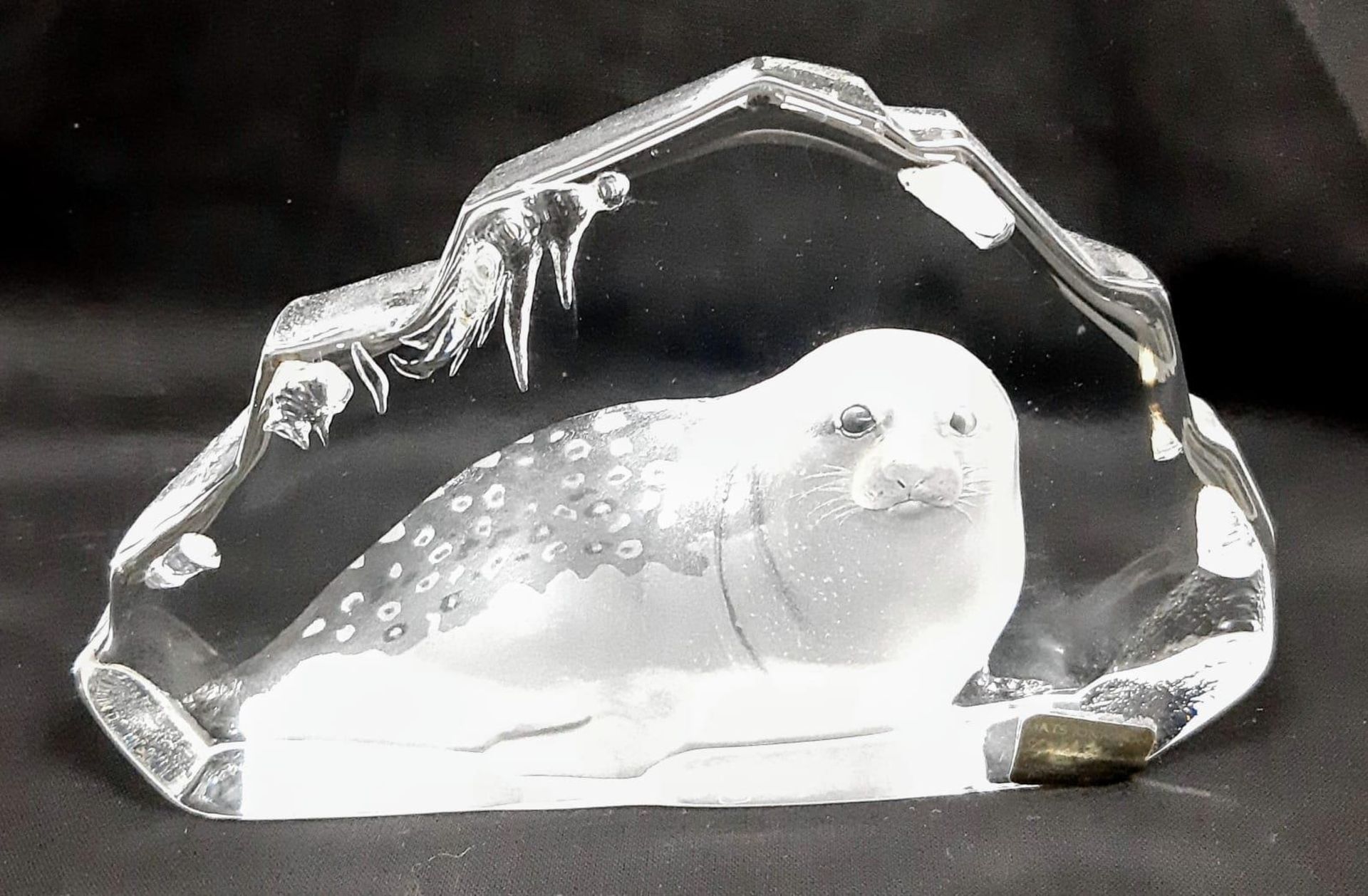 A Collection of Nine Vintage Carved Glass Animal Figures. To include: Lion, Polar Bear, Lynx, Lion - Image 9 of 9