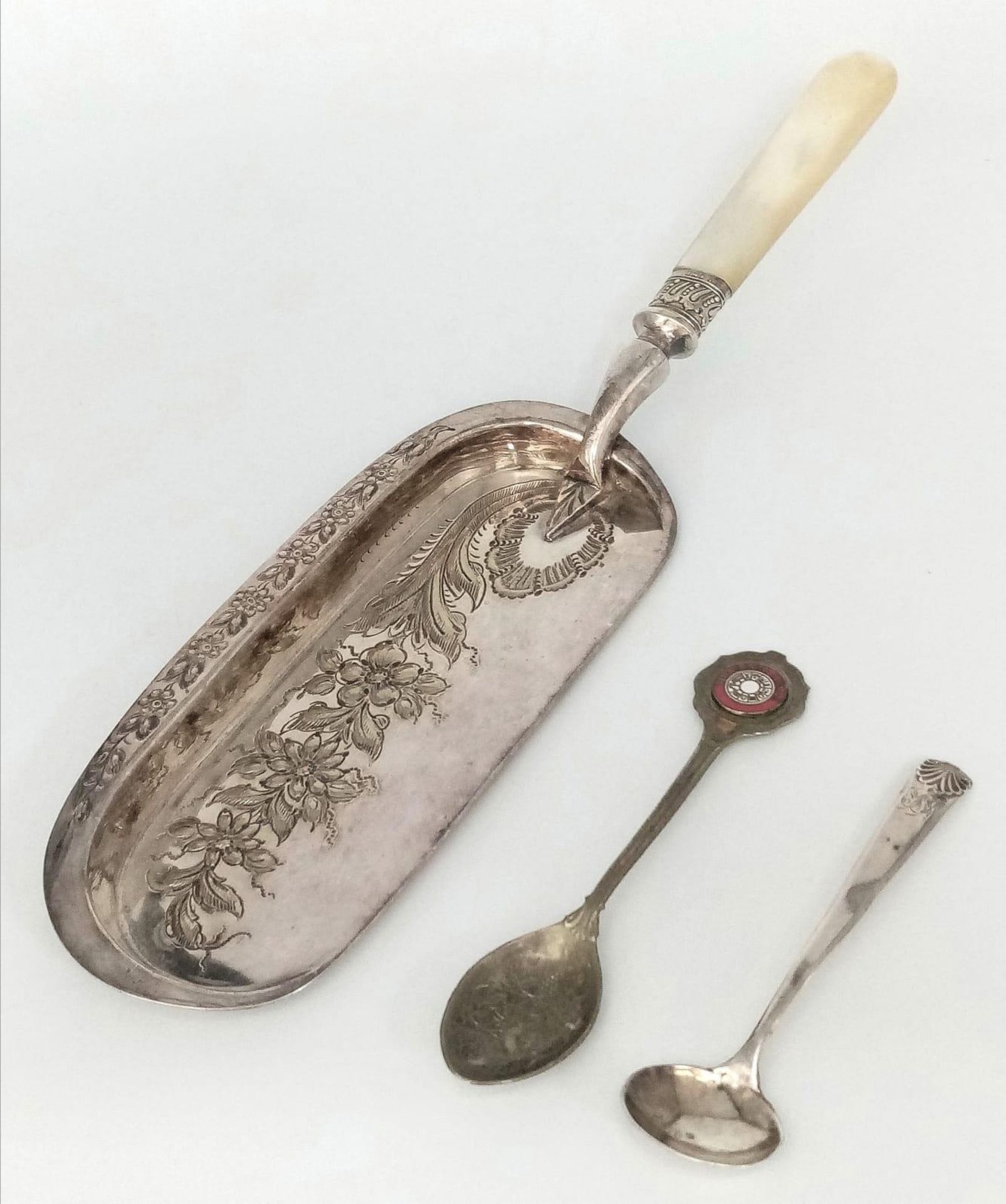 An Eclectic Mix - An Antique Silver Plated Bread Crumb Scoop with Mother of Pearl Handle - 32cm, A