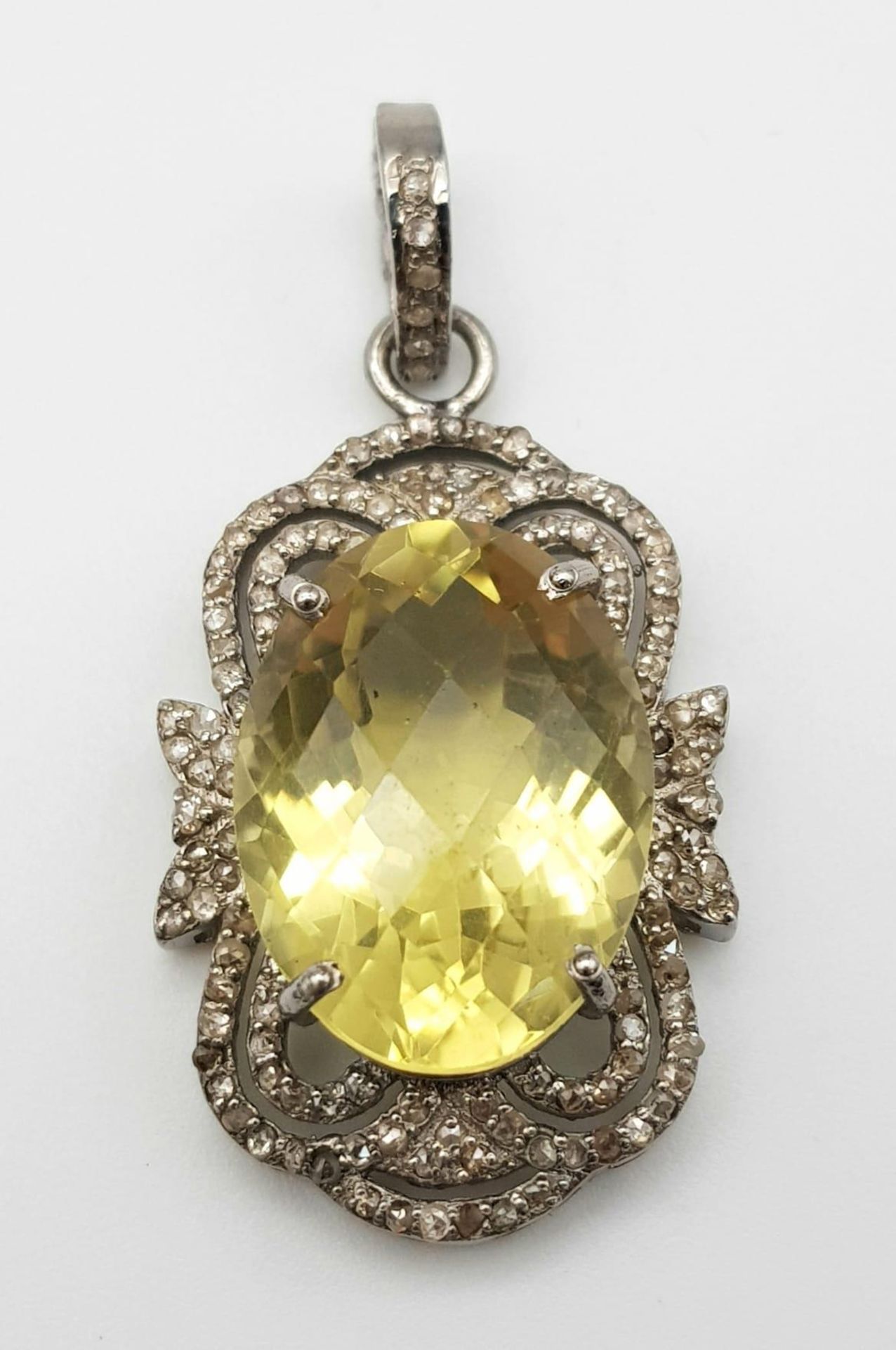 An Oval Faceted Lemon Quartz and Diamond Art Deco Style Pendant set in 925 Silver. 4cm. Weight - 7. - Bild 2 aus 6