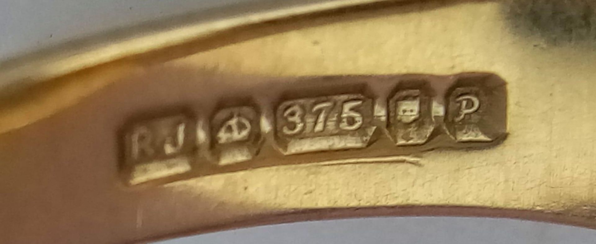 A Vintage 9K Yellow Gold Signet Ring. Size Q 1/2. Full UK hallmarks. 3.42g weight. - Bild 5 aus 5