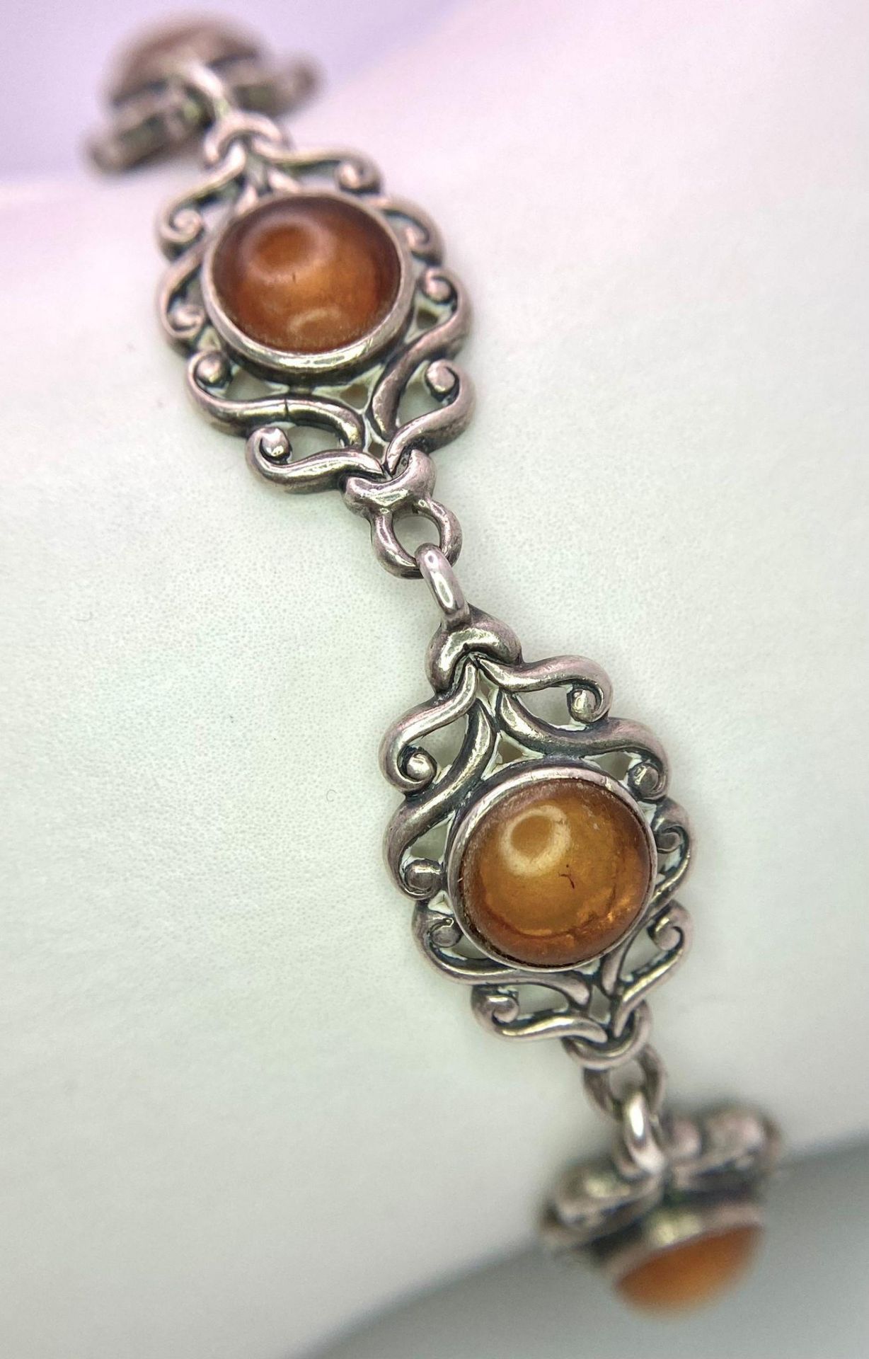 A parcel of Sterling Silver Jewellery. Featuring an amber stone bracelet (20cm) and a purple stone - Image 3 of 7