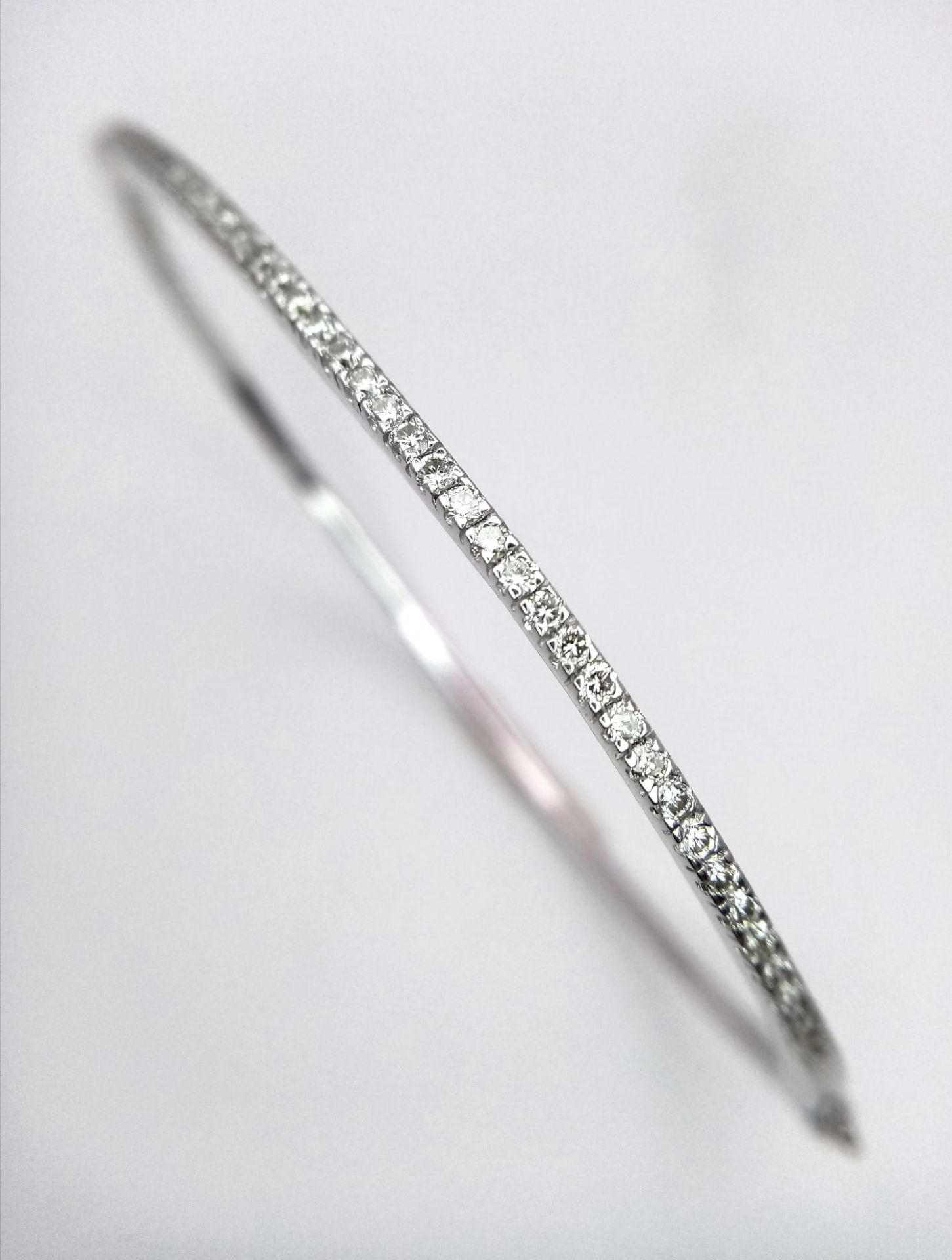 Superb 18kt White Gold, Diamond Set Bangle. With a safety, hinge release this beautiful bangle - Image 2 of 4