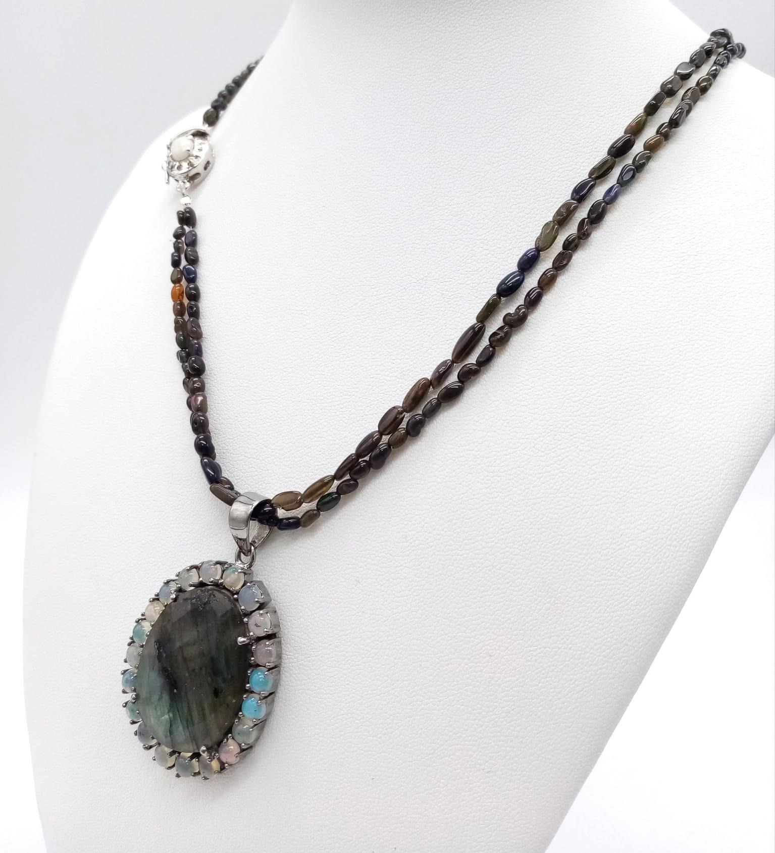 An Ethiopian Black Opal Bead Necklace with a Labradorite 925 Silver Pendant with White Fire Opal - Image 3 of 5