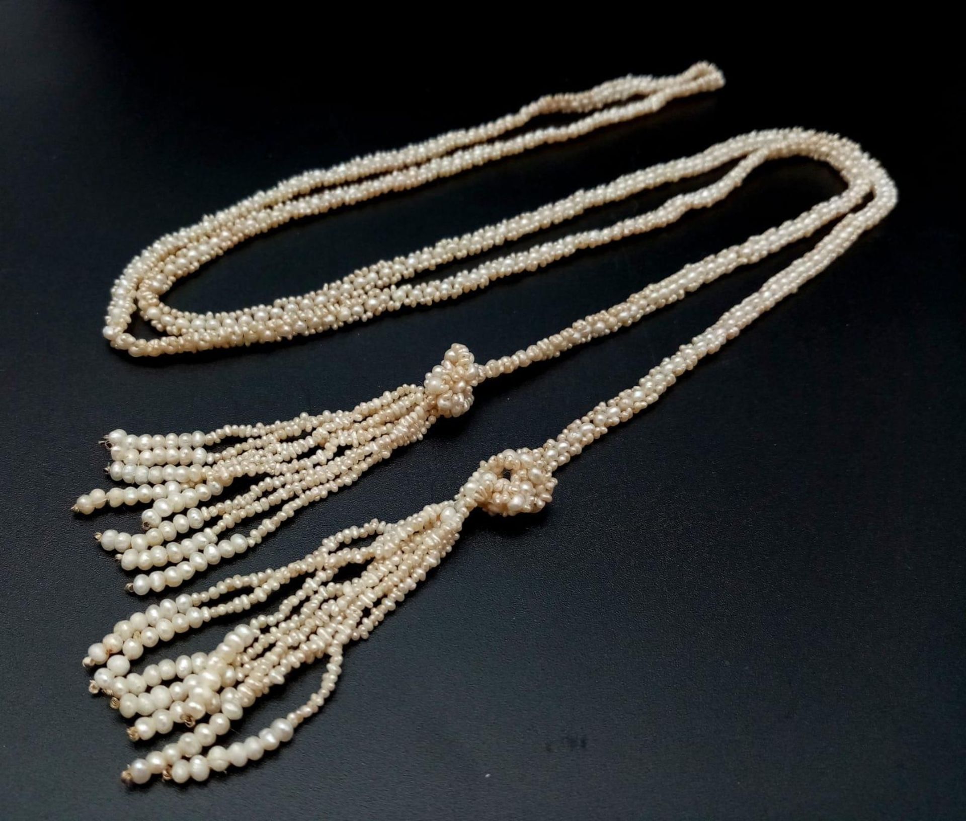 A Fabulous South Sea Seed Pearl Rope Length Necklace Wrap - with Tasselled Ends. 98cm length. 20. - Bild 4 aus 5