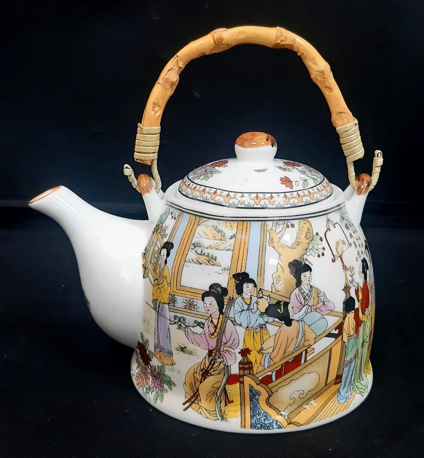 A Chinese Tea Set with 6 cups. Comprising of a Teapot with bamboo handle and six Chinese Tea Cups. - Bild 9 aus 14