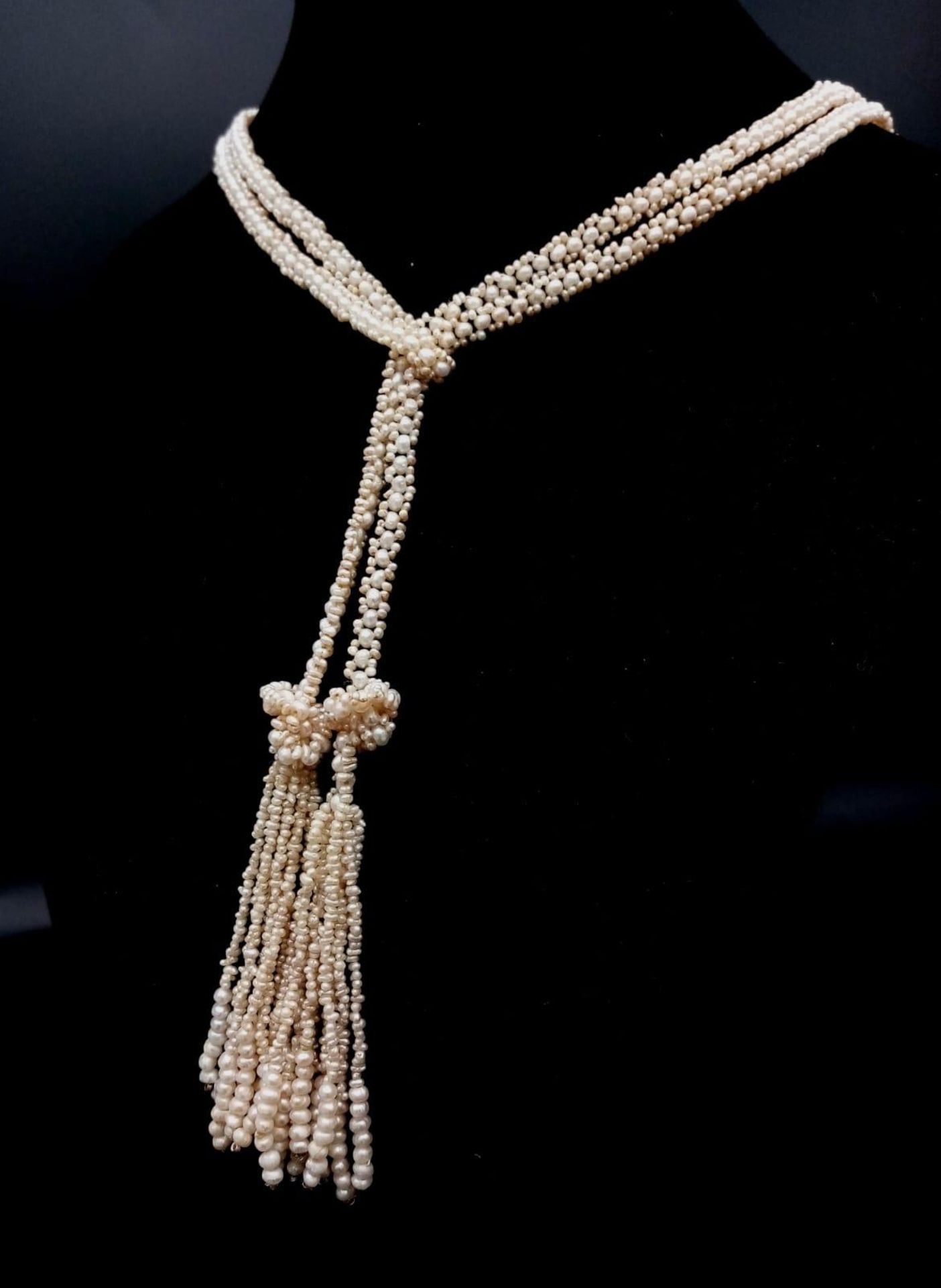 A Fabulous South Sea Seed Pearl Rope Length Necklace Wrap - with Tasselled Ends. 98cm length. 20. - Bild 2 aus 5