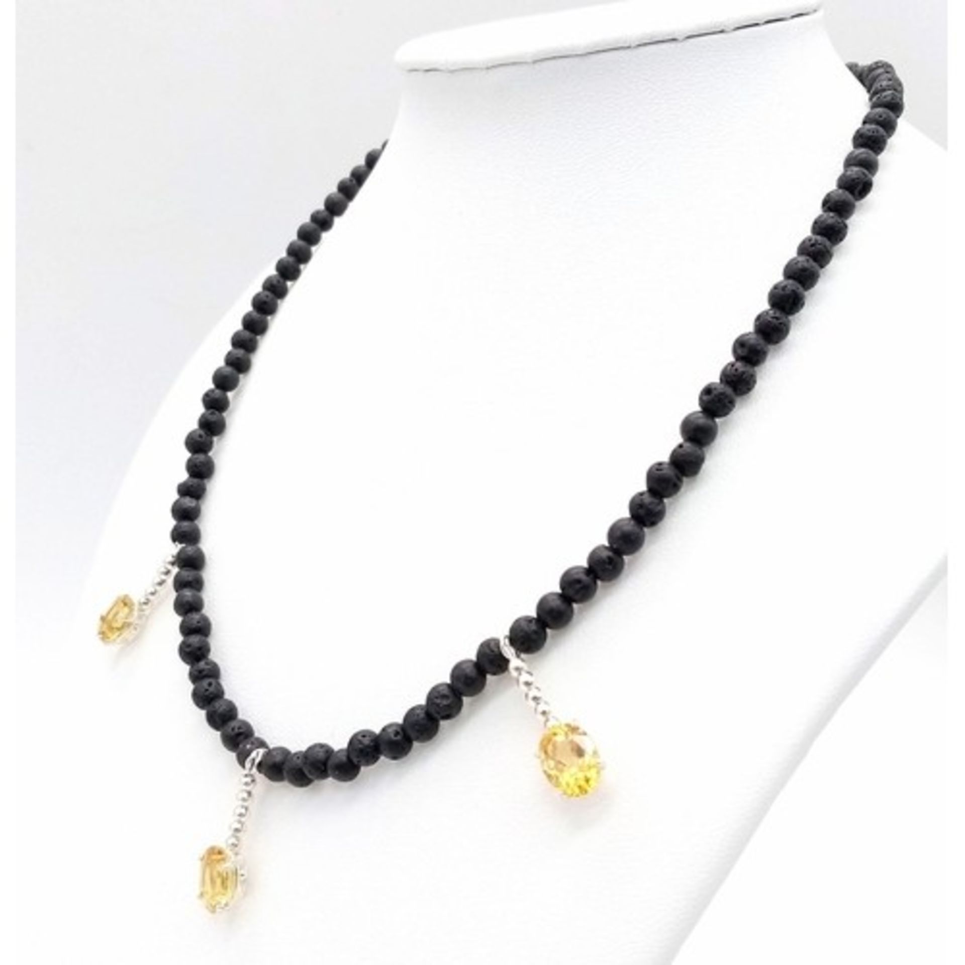 A Varied Collection of Sterling Silver Jewellery. A lava stone beaded necklace with Citrine Gem - Bild 7 aus 7