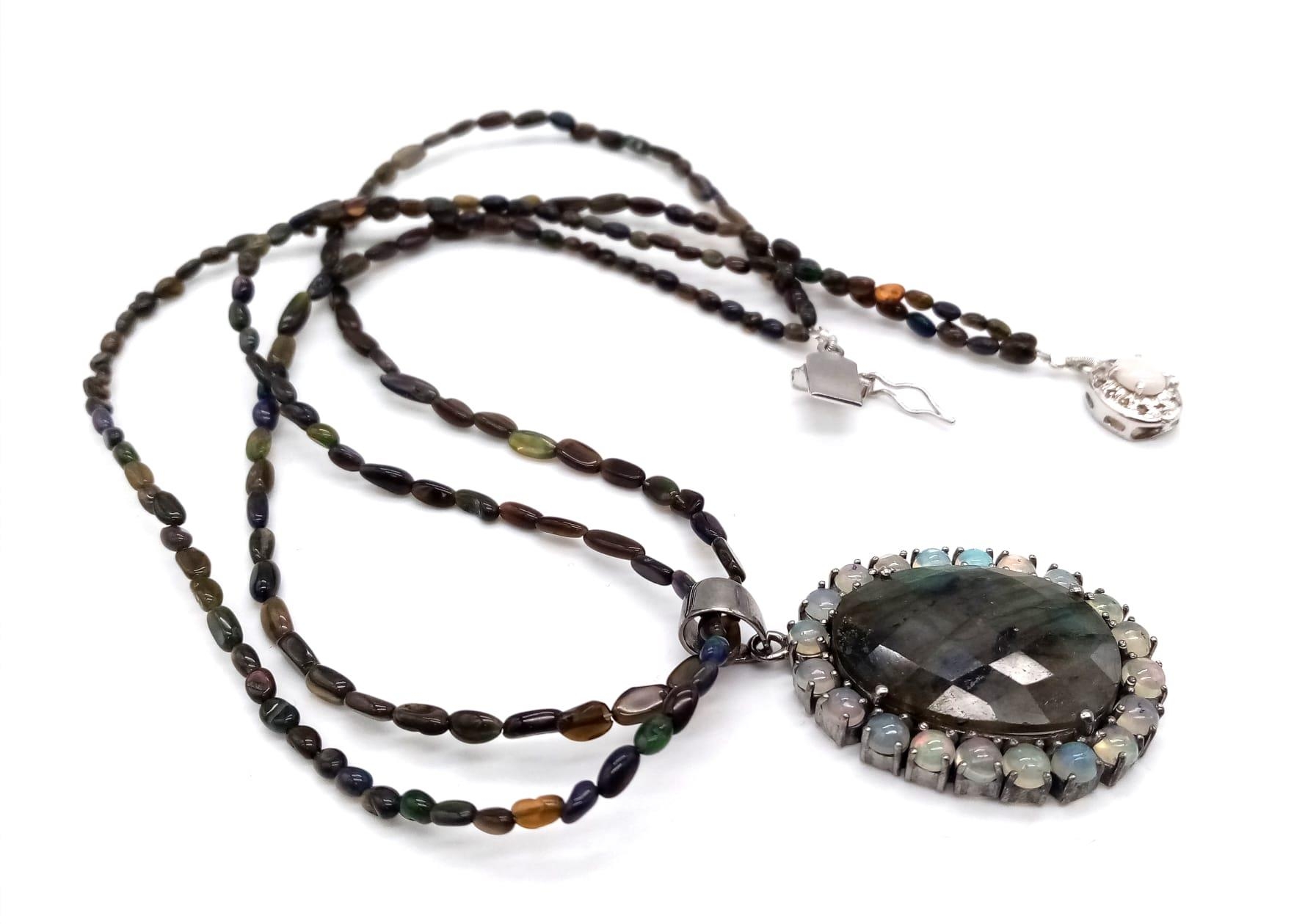 An Ethiopian Black Opal Bead Necklace with a Labradorite 925 Silver Pendant with White Fire Opal - Image 4 of 5