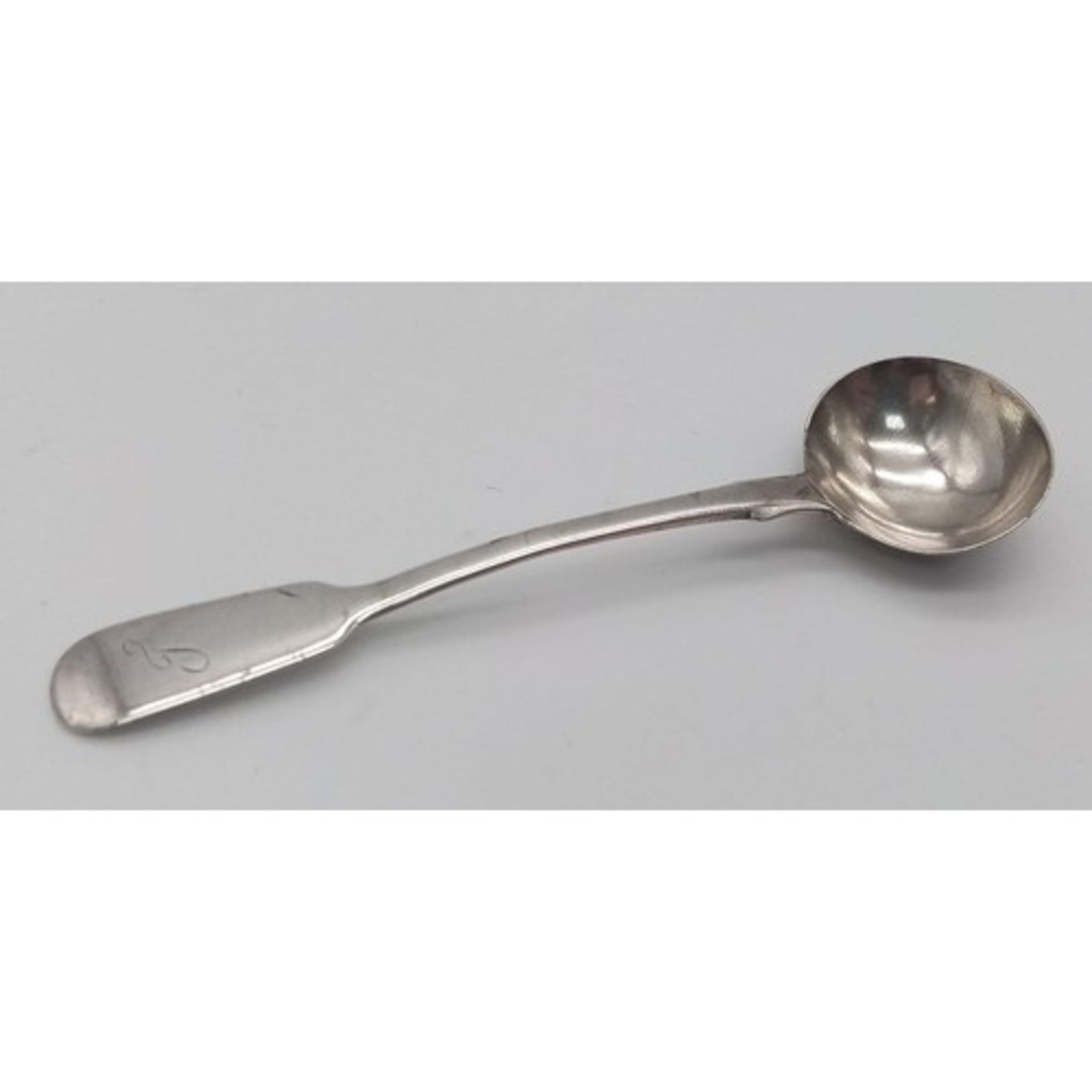 An Antique Georgian sterling silver sugar spoon. Full hallmarks London, 1825. Total weight 9.5G.