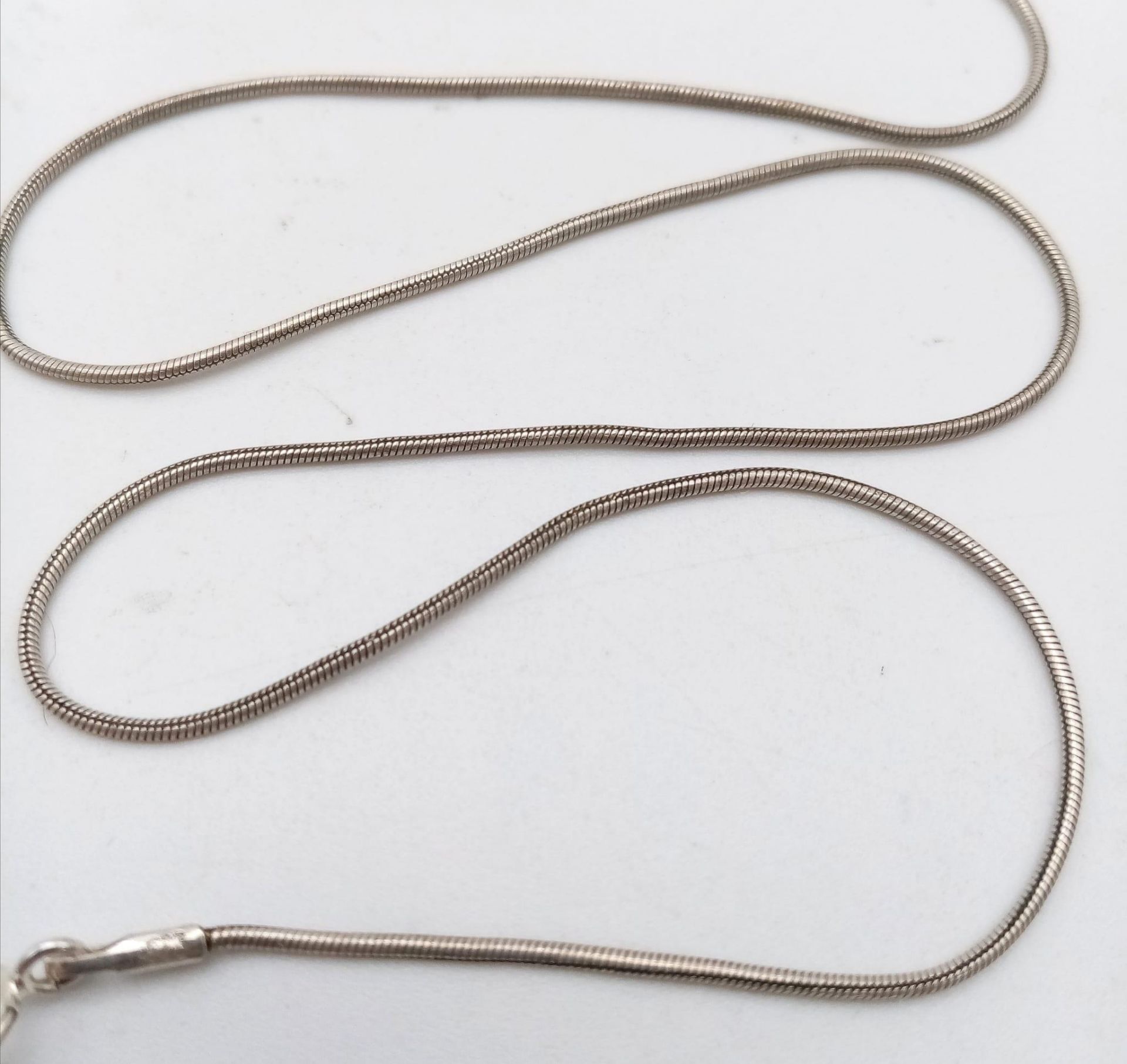 Trio of Sterling Silver Necklaces. One plain necklace, one with a turquoise pendant and the third - Bild 3 aus 8
