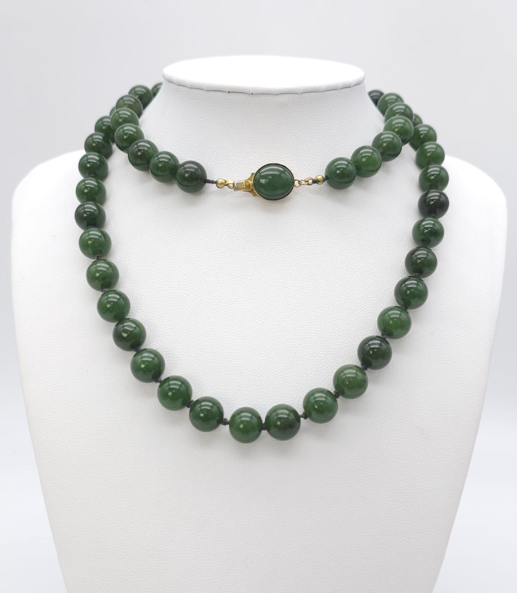 Long Green Jade Beaded Necklace. Measuring 68cm in length, this necklace is filled with rich green - Image 5 of 6