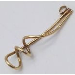 A 9K Yellow Gold Corkscrew Pendant. 4cm. 1.41g weight.