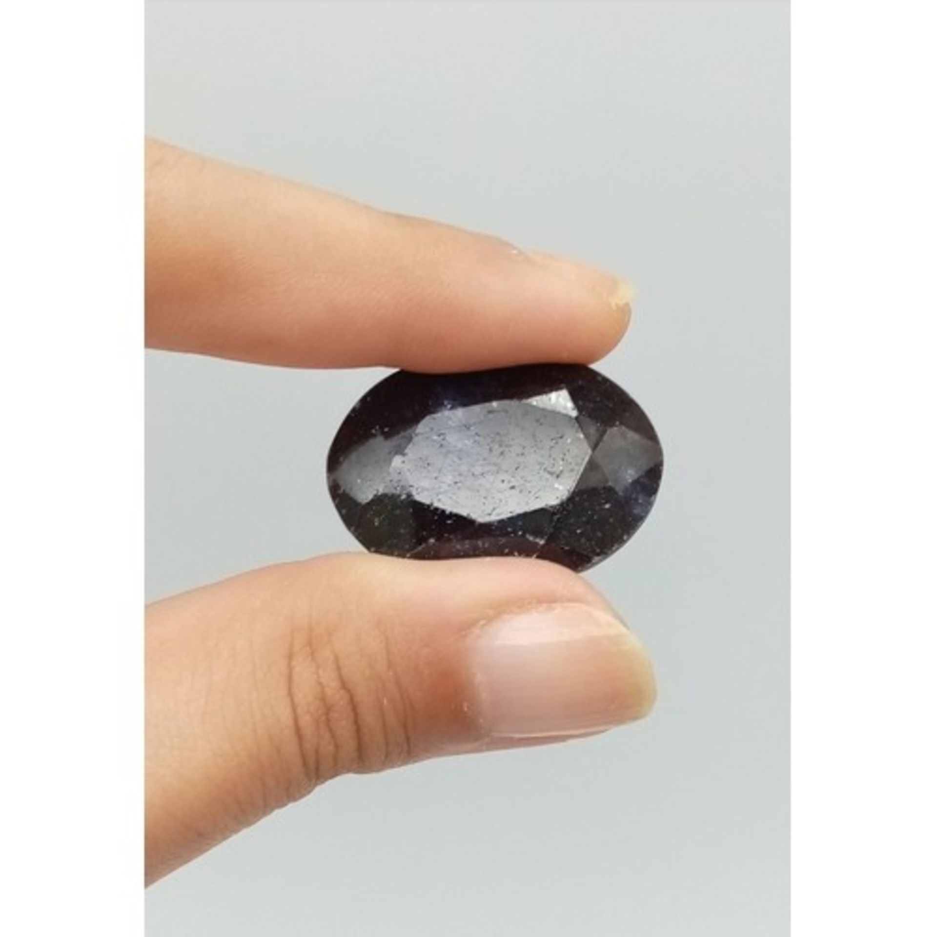 82.70 Ct, Oval/Mixed cut Blue SAPPHIRE with GRS Identification Report. Size: 31mmx23mm - Image 2 of 4
