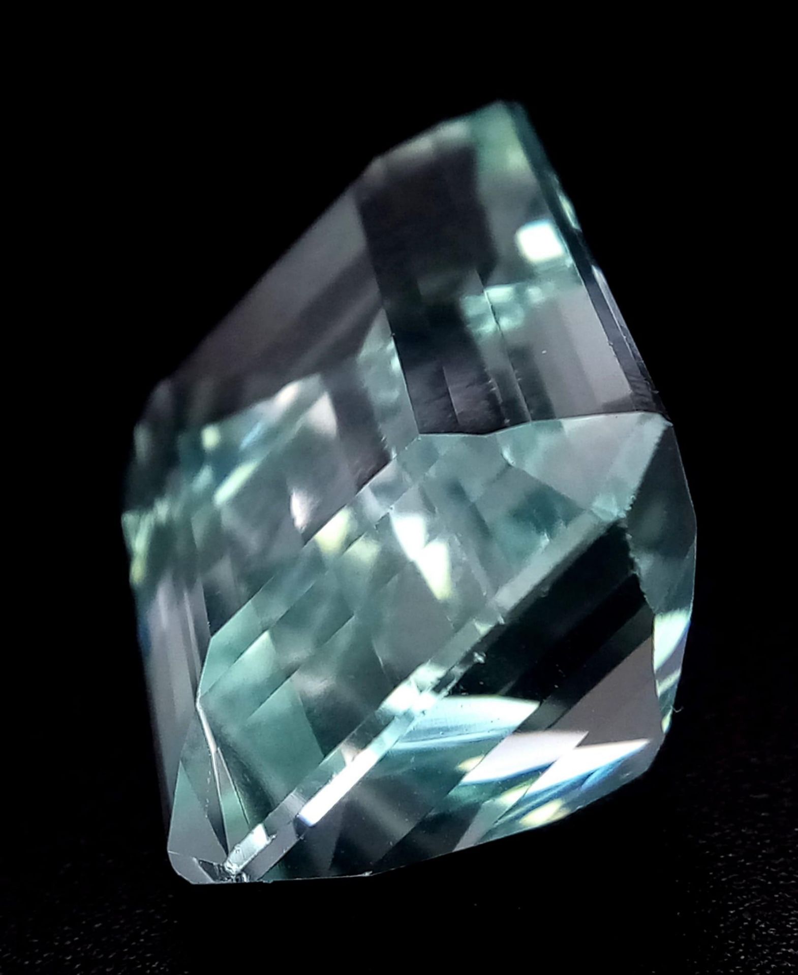 A PAIR OF NATURAL AQUAMARINE GEMSTONES, 24.72ct AND 24.92ct OCTAGONAL STEP CUT, EYE CLEAN, AND - Bild 2 aus 10