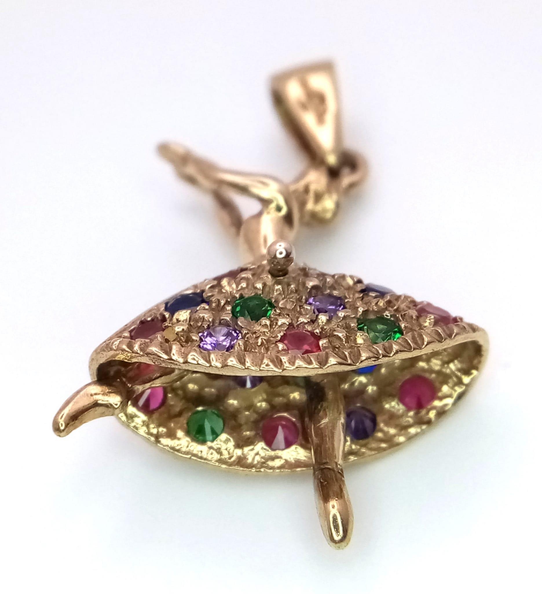 A 9kt Yellow Gold Jewelled Dancing Ballerina Charm/Pendant. Measures 3cm in length. Weight: 5.06g - Image 4 of 6