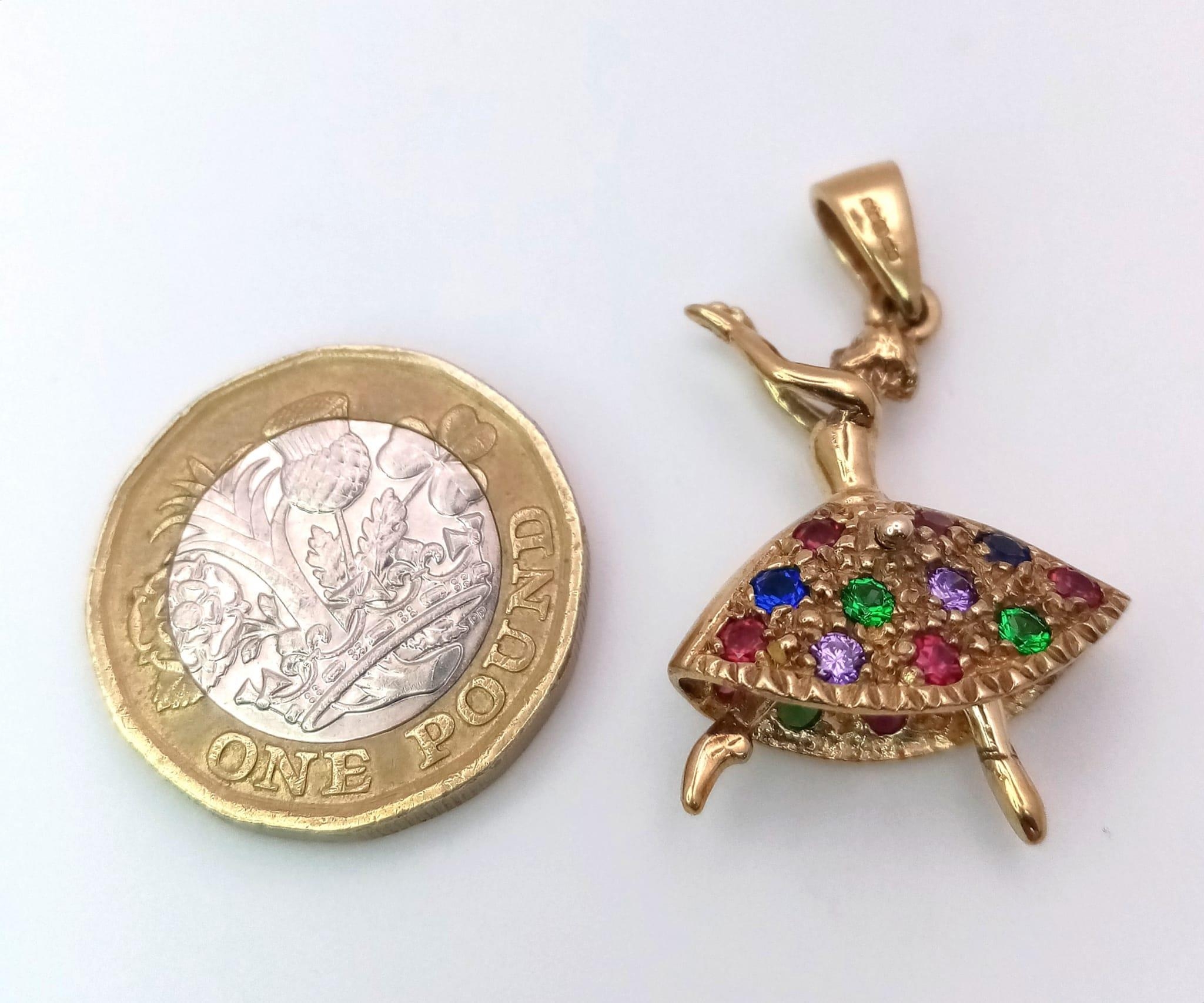 A 9kt Yellow Gold Jewelled Dancing Ballerina Charm/Pendant. Measures 3cm in length. Weight: 5.06g - Image 5 of 6
