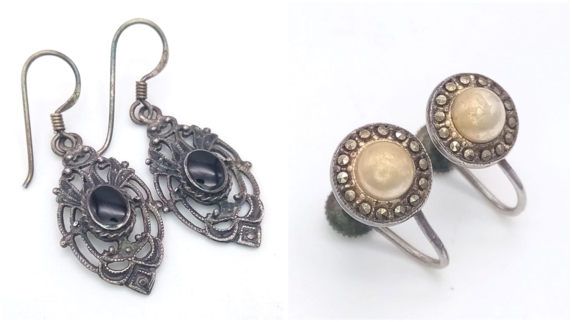 2 PAIRS OF VINTAGE SILVER EARRINGS (SEE PHOTOS)