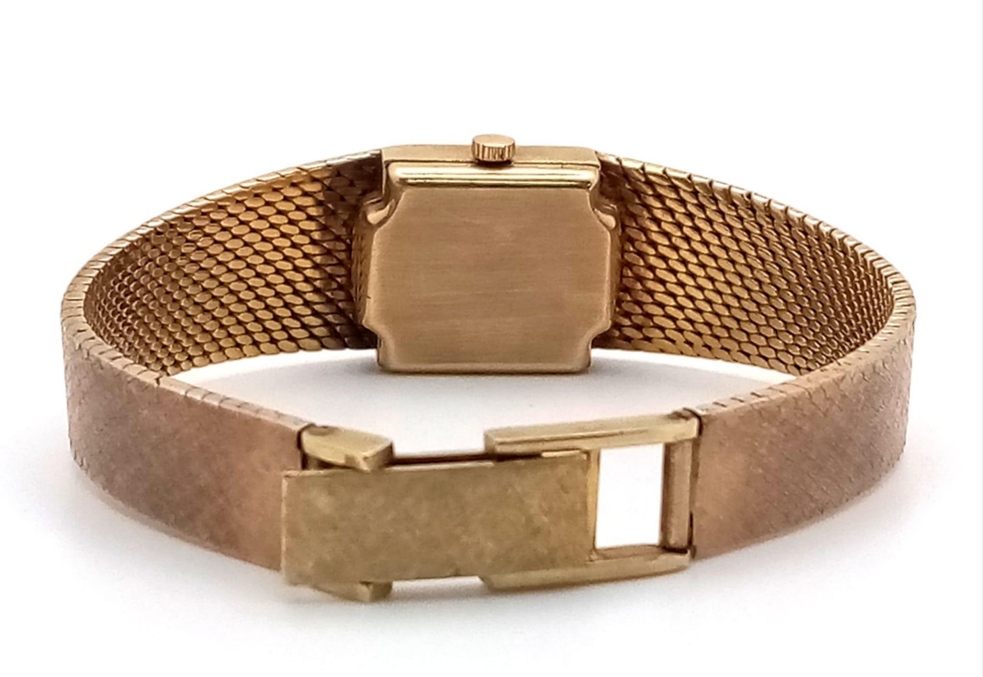 A Vogue Quartz 9K Gold Ladies Watch. 9k gold bracelet and case - 15mm width. 25.74g weight. Approx - Image 5 of 6