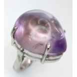 An Amethyst Cabochon 925 Silver Ring. 45ct. W-16g. Size P/Q. Comes with a presentation case. Ref: