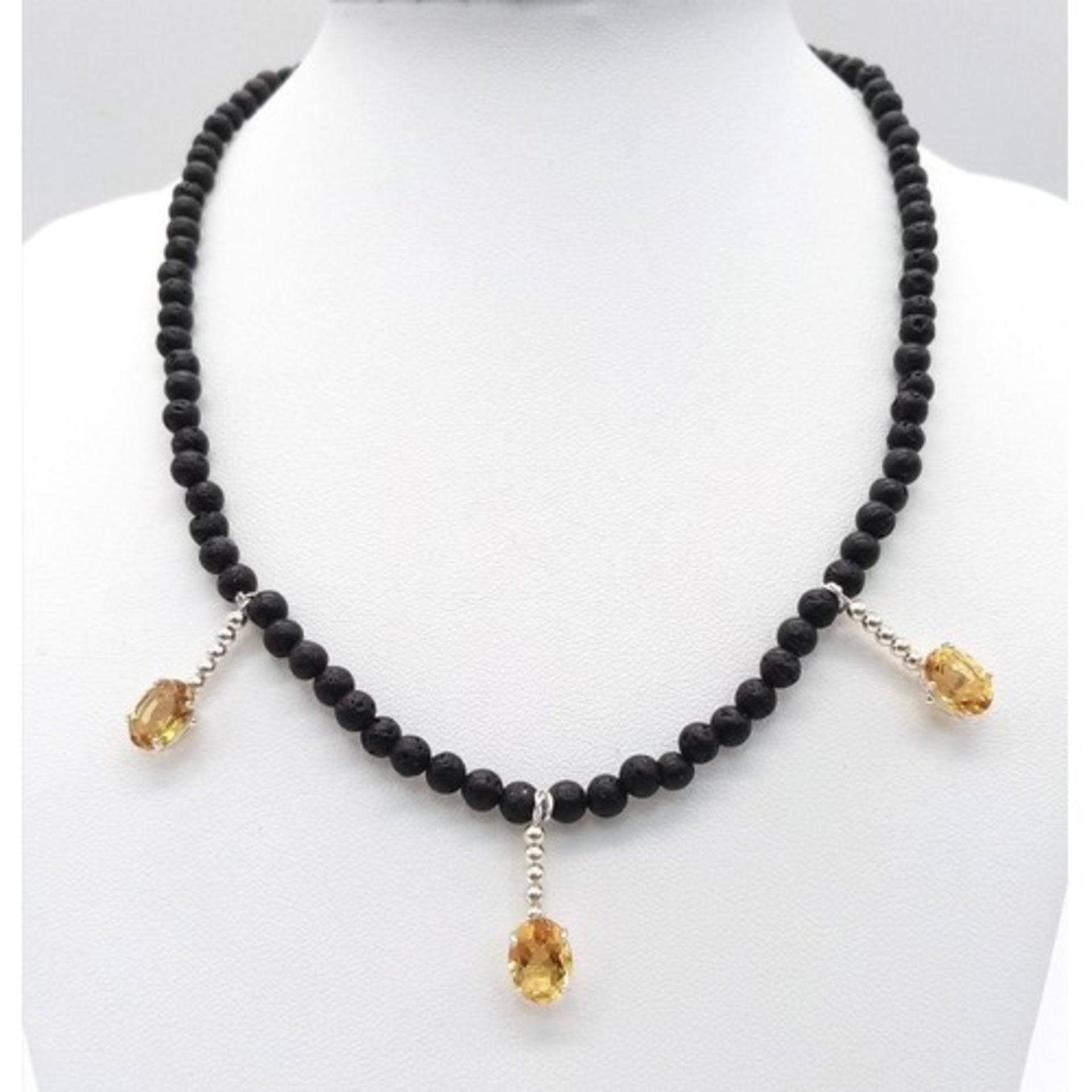 A Varied Collection of Sterling Silver Jewellery. A lava stone beaded necklace with Citrine Gem - Bild 6 aus 7