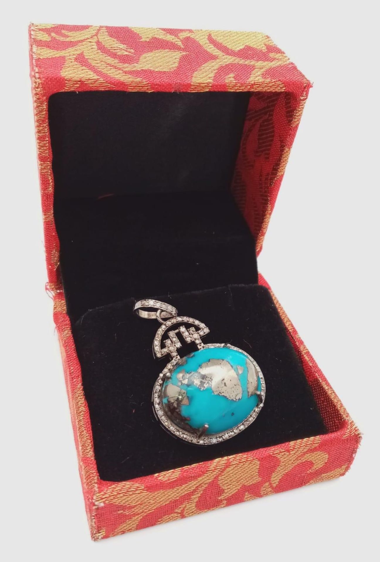 A Turquoise Cabochon and Diamond Pendant set in 925 Silver. Beautiful large cabochon with a - Bild 5 aus 5