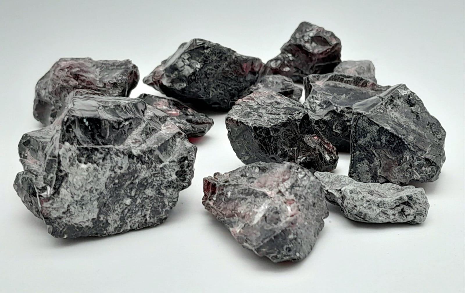 A 331ct Rough Hessonite Garnet Gemstones Lot. - Image 2 of 2