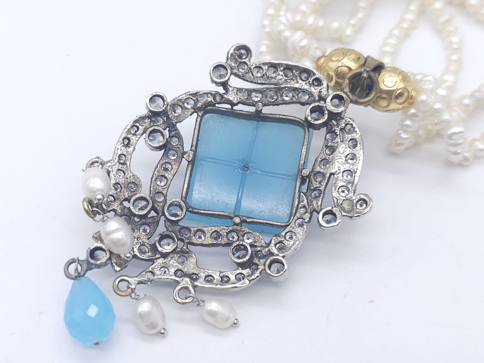 A Vintage Chalcedony and Four Strand Seed Pearl Necklace. With an art deco style drop pendant. - Image 4 of 7