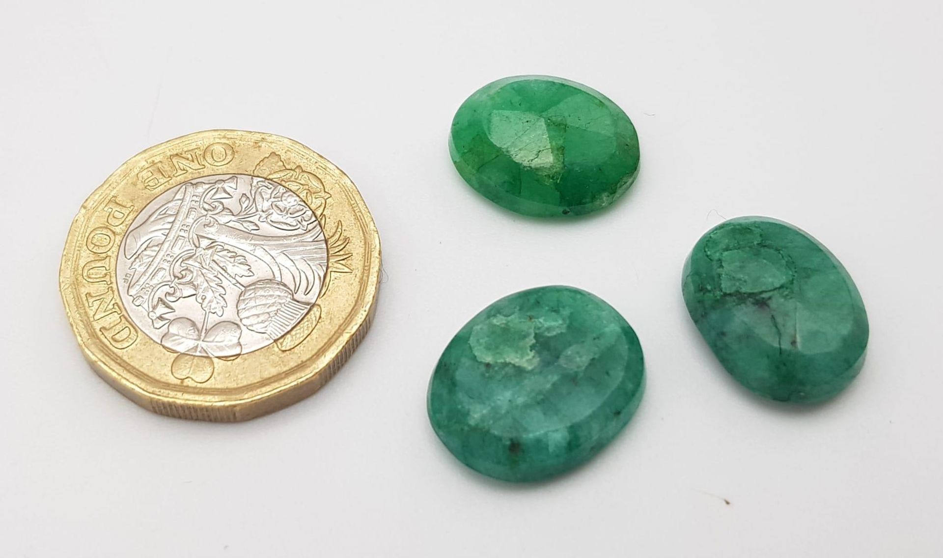 23ctw of Natural Emerald. - Image 3 of 3