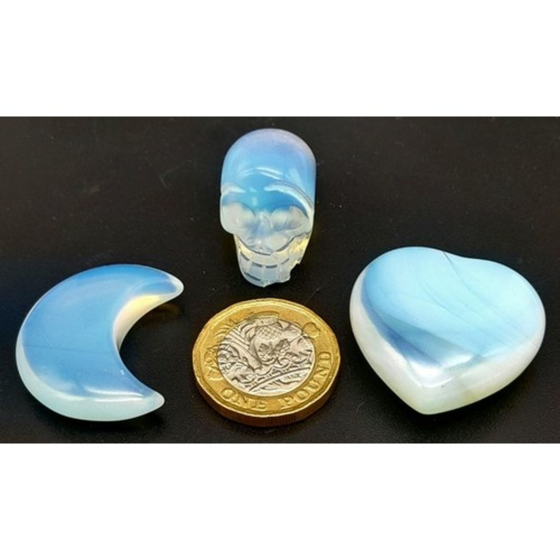 Parcel of 4 Opalite Figurines Featuring a Dog, Skull, Heart & Moon. - Image 4 of 4