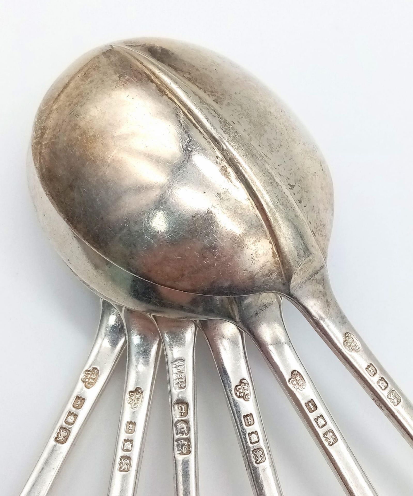 Six Antique Sterling Silver Soup Spoons. 19cm. 378g weight. Hallmarks for London 1924 - Bild 2 aus 2