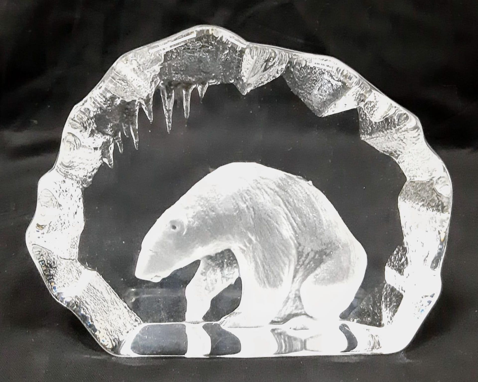 A Collection of Nine Vintage Carved Glass Animal Figures. To include: Lion, Polar Bear, Lynx, Lion - Bild 6 aus 9