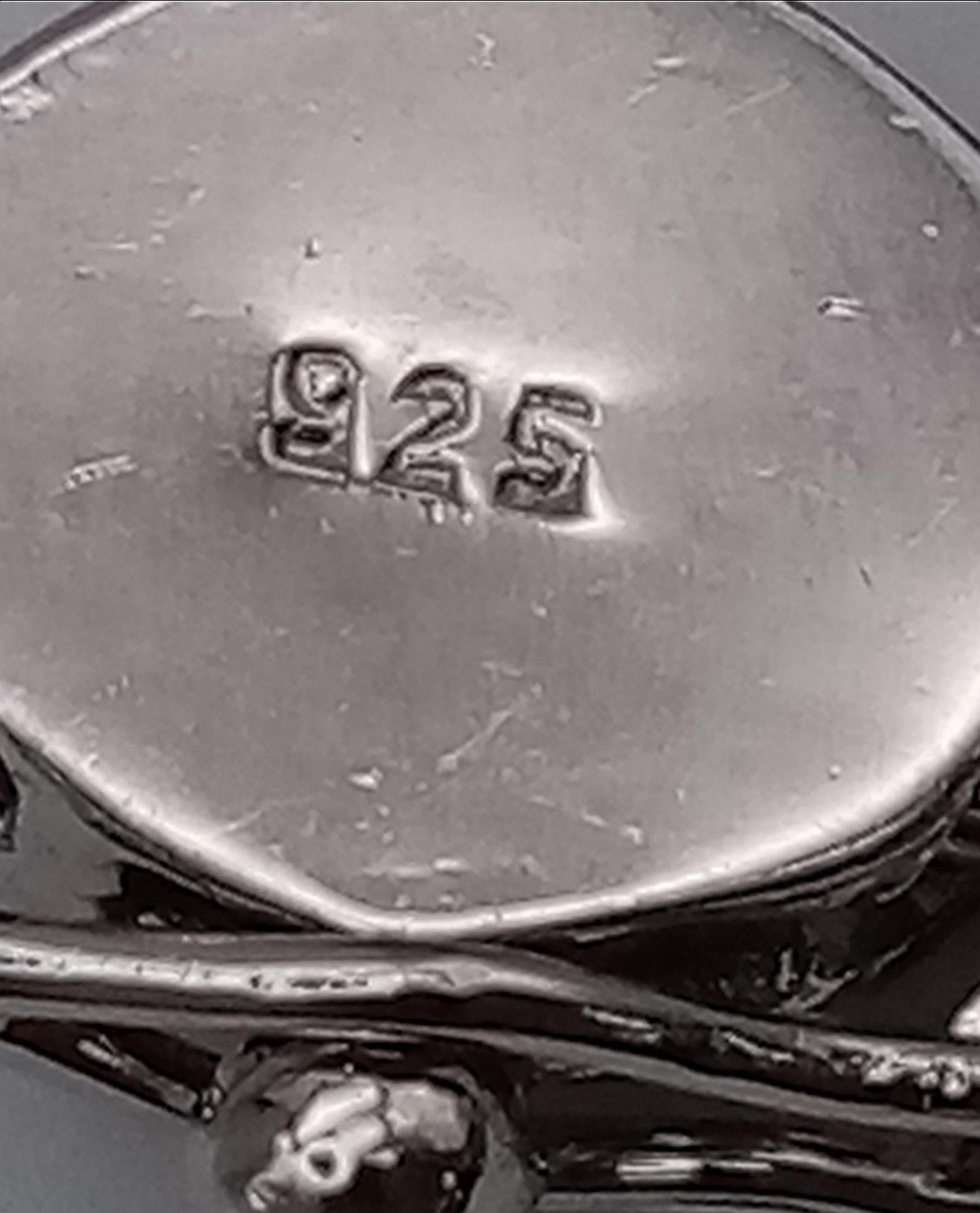 A 250ctw Garnet Rondelle Gemstone Necklace with Citrine Clasp set in 925 Silver. 42cm length. 49. - Bild 8 aus 8