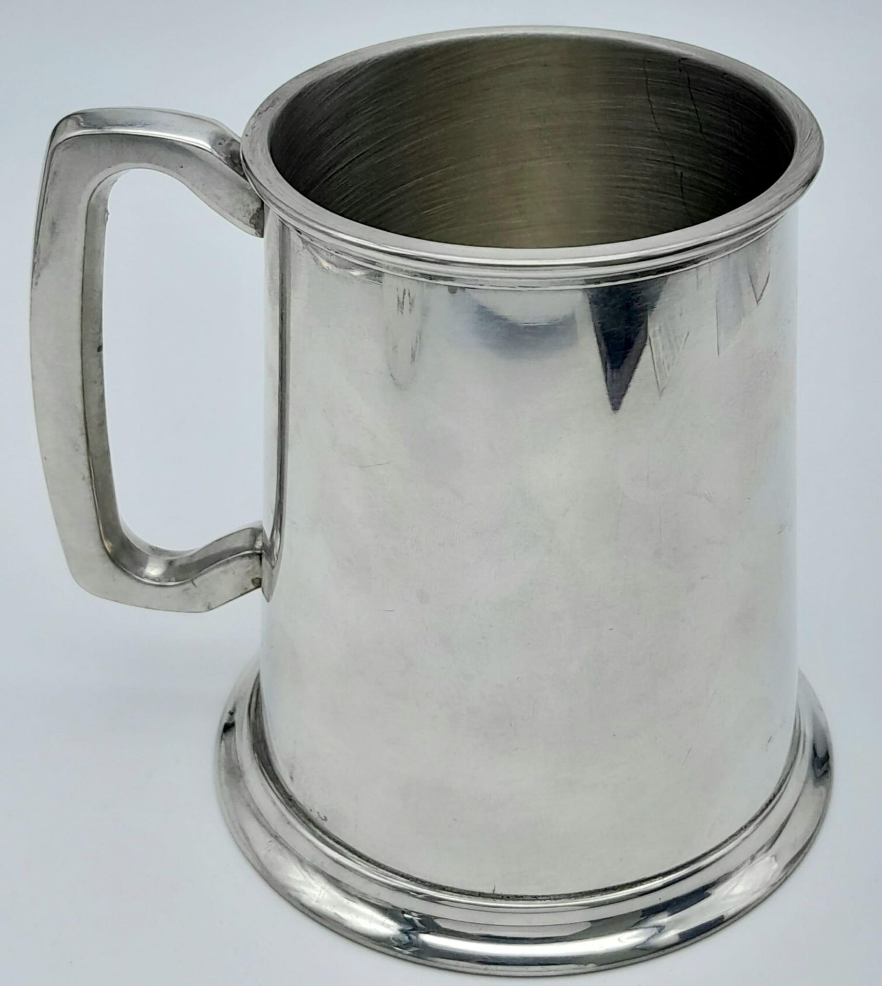 A top quality pewter tankard made by Wentworth, Sheffield, England and the inscription: "Happy - Image 3 of 9