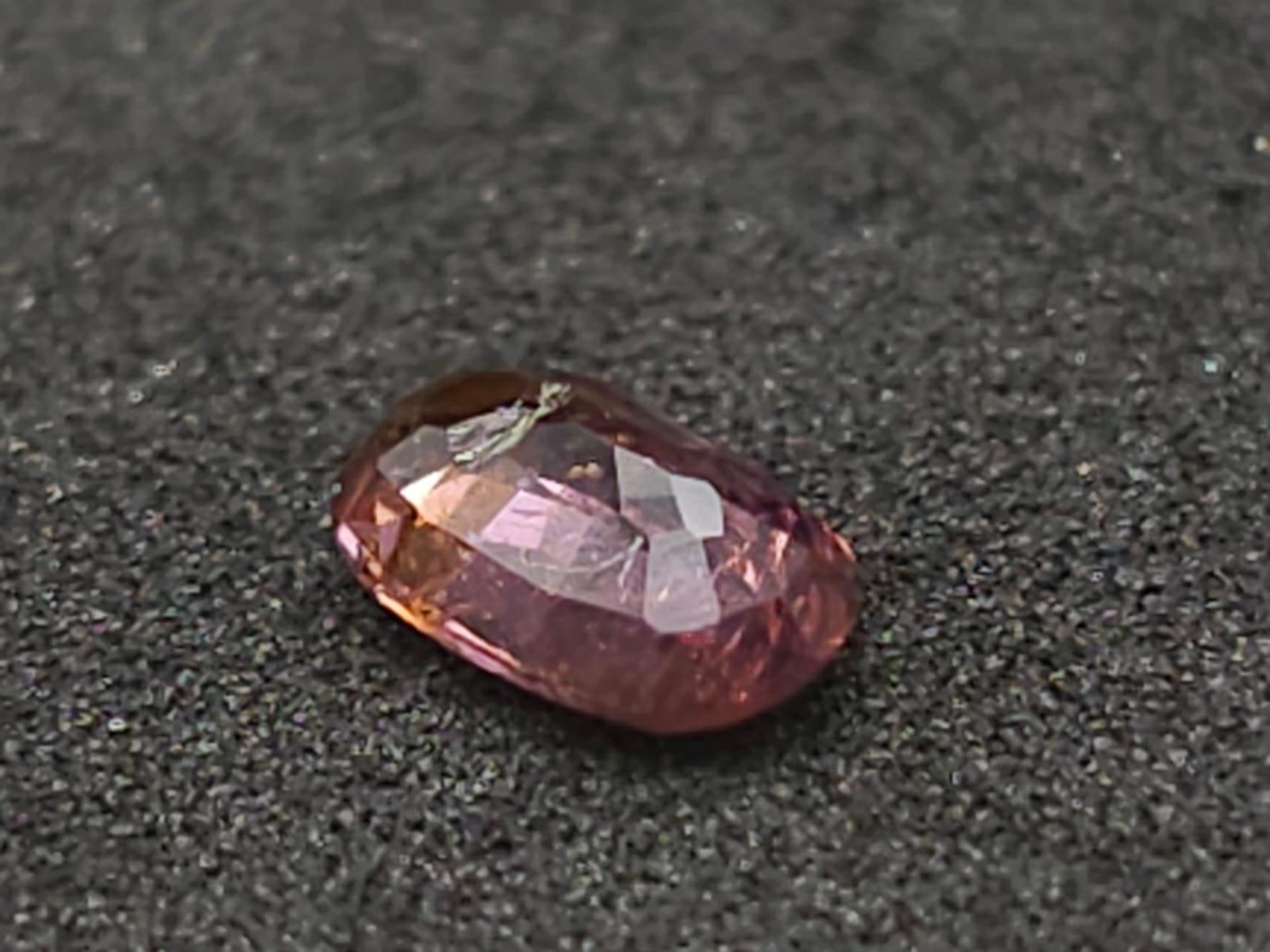 A 0.41ct Burmese Natural Pink Spinel Untreated Gemstone. CIGTL Certified. - Bild 2 aus 5