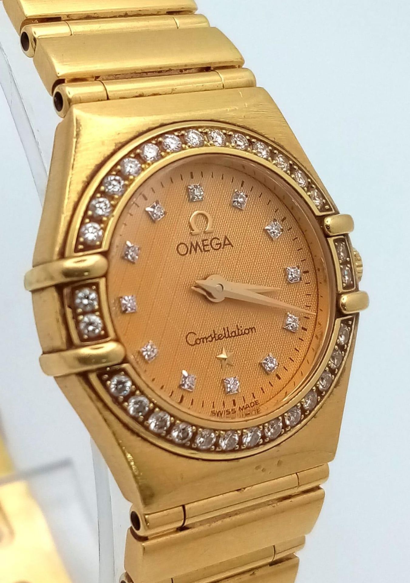 An Omega 18K Yellow Gold Constellation Ladies Watch. 18K gold bracelet and case - 23mm. Gold tone - Image 3 of 8