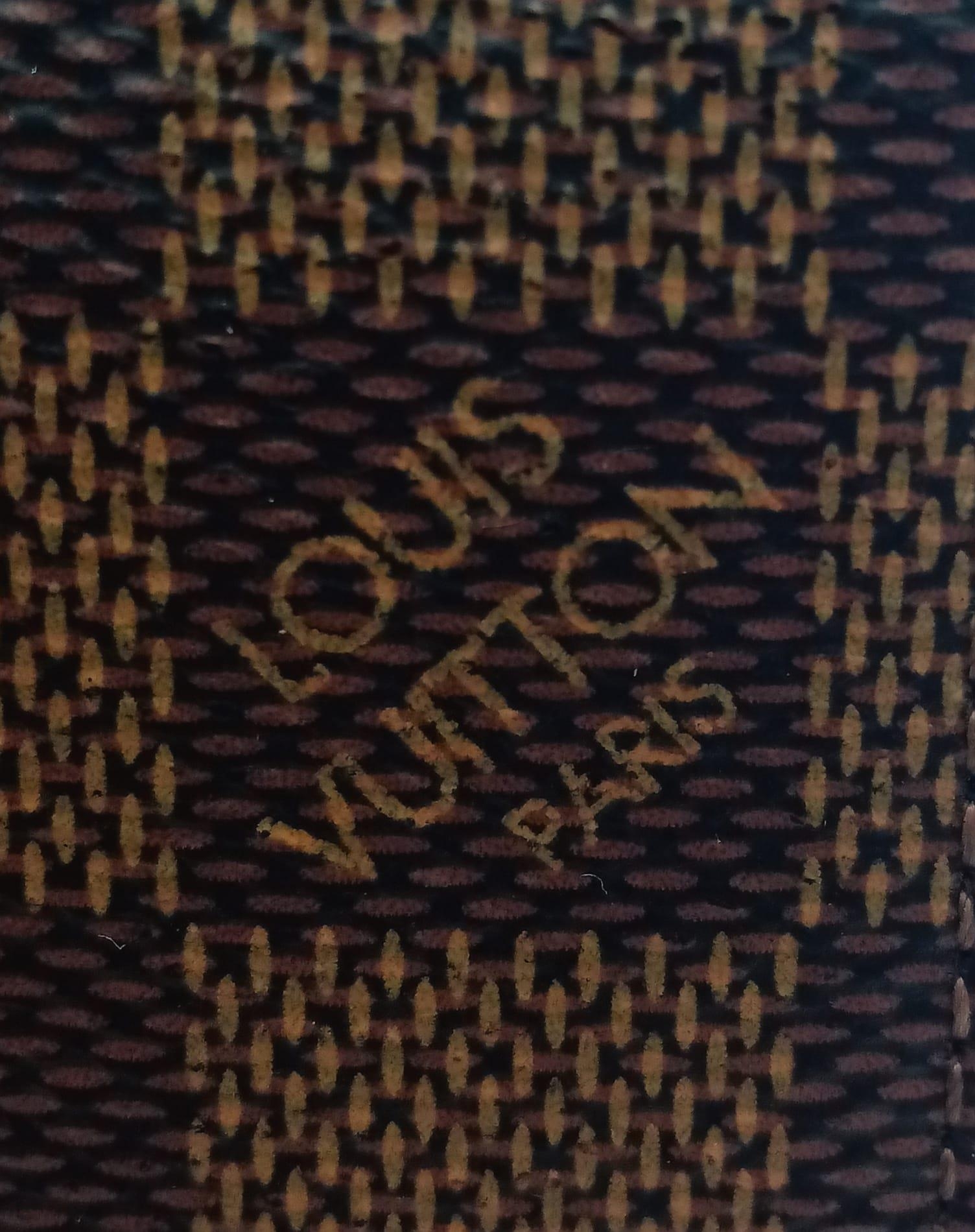 A Louis Vuitton LV damier zippy wallet. Gold tone hardware zip. Size approx. 20x10x2cm. ref:16362 - Image 5 of 5