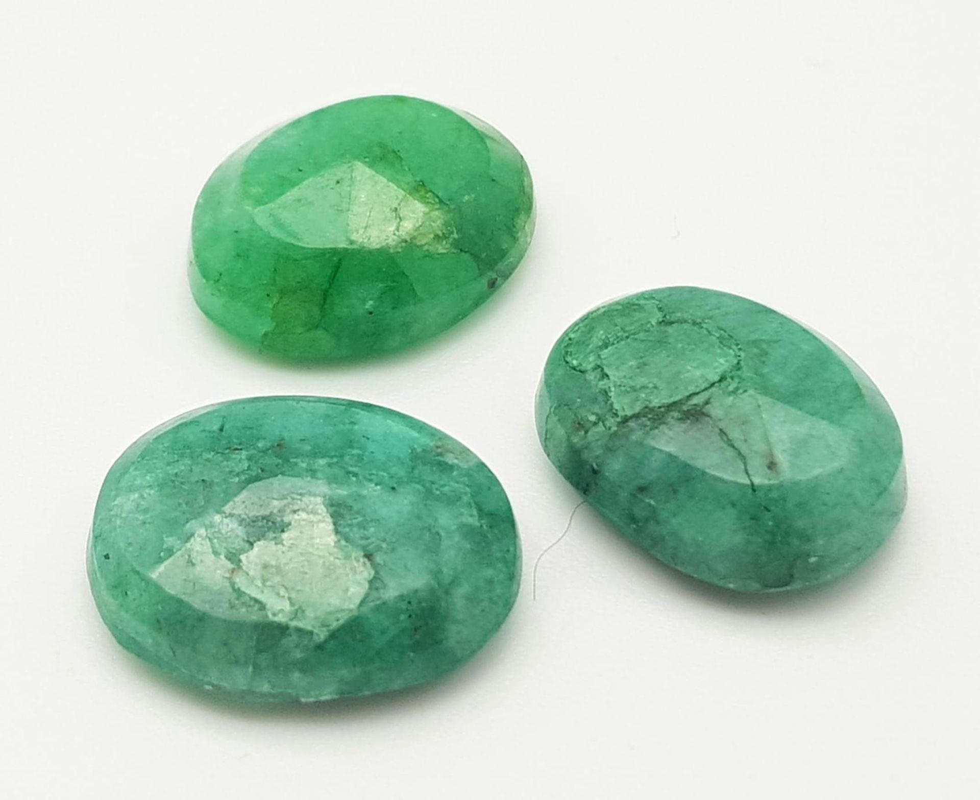 23ctw of Natural Emerald. - Image 2 of 3