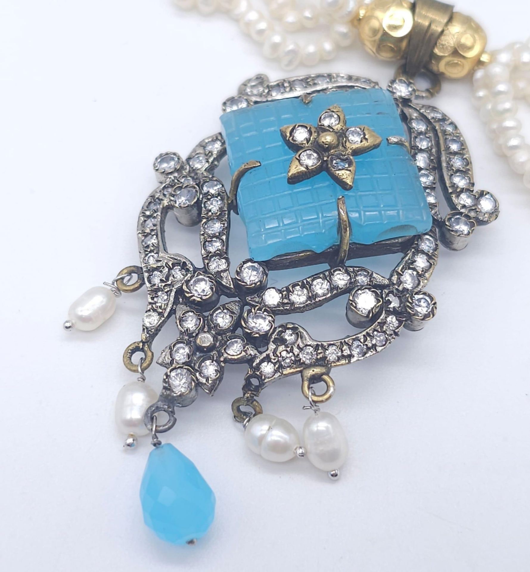 A Vintage Chalcedony and Four Strand Seed Pearl Necklace. With an art deco style drop pendant. - Image 2 of 7