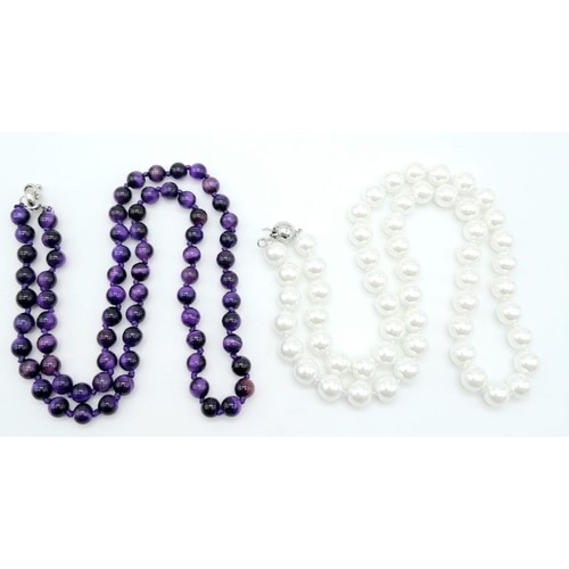 Duo of Beaded Stone Necklaces. One Pearlescent White (48cm) and one Iridescent Black/Purple Stone ( - Bild 3 aus 3