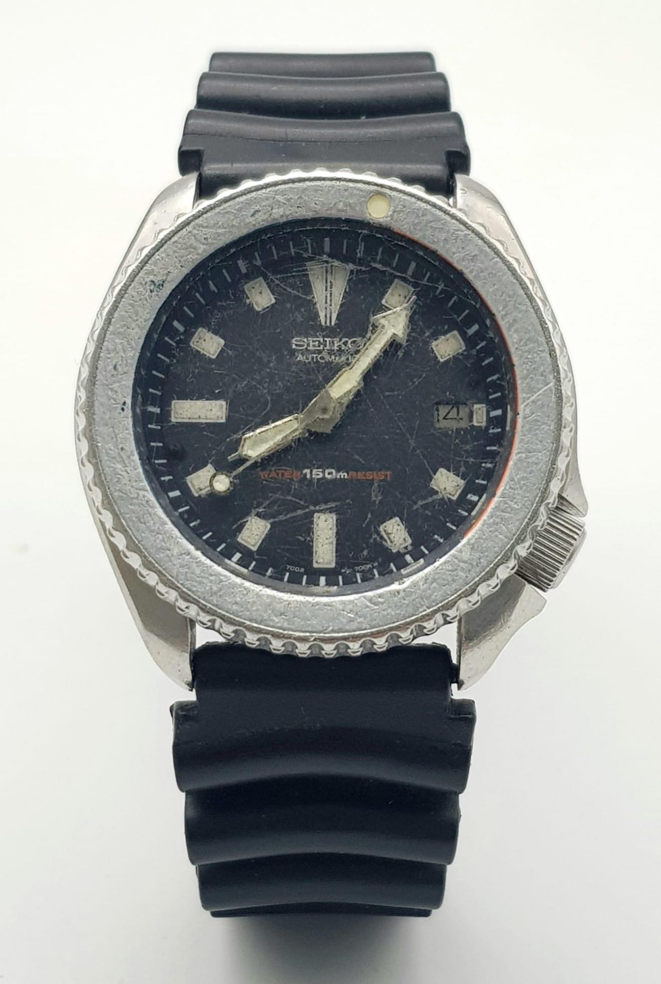 A VINTAGE SEIKO AUTOMATIC DIVERS WATCH (GLASS IS SCRATCHED)a/f - Bild 2 aus 5