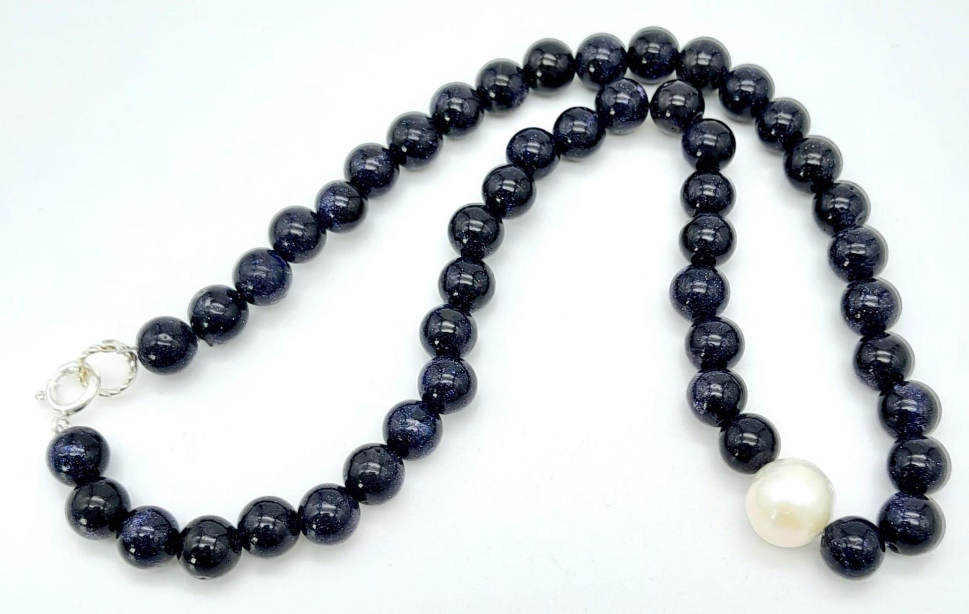 A Sandstone and Cultured Pearl Necklace. 40cm - Image 2 of 4