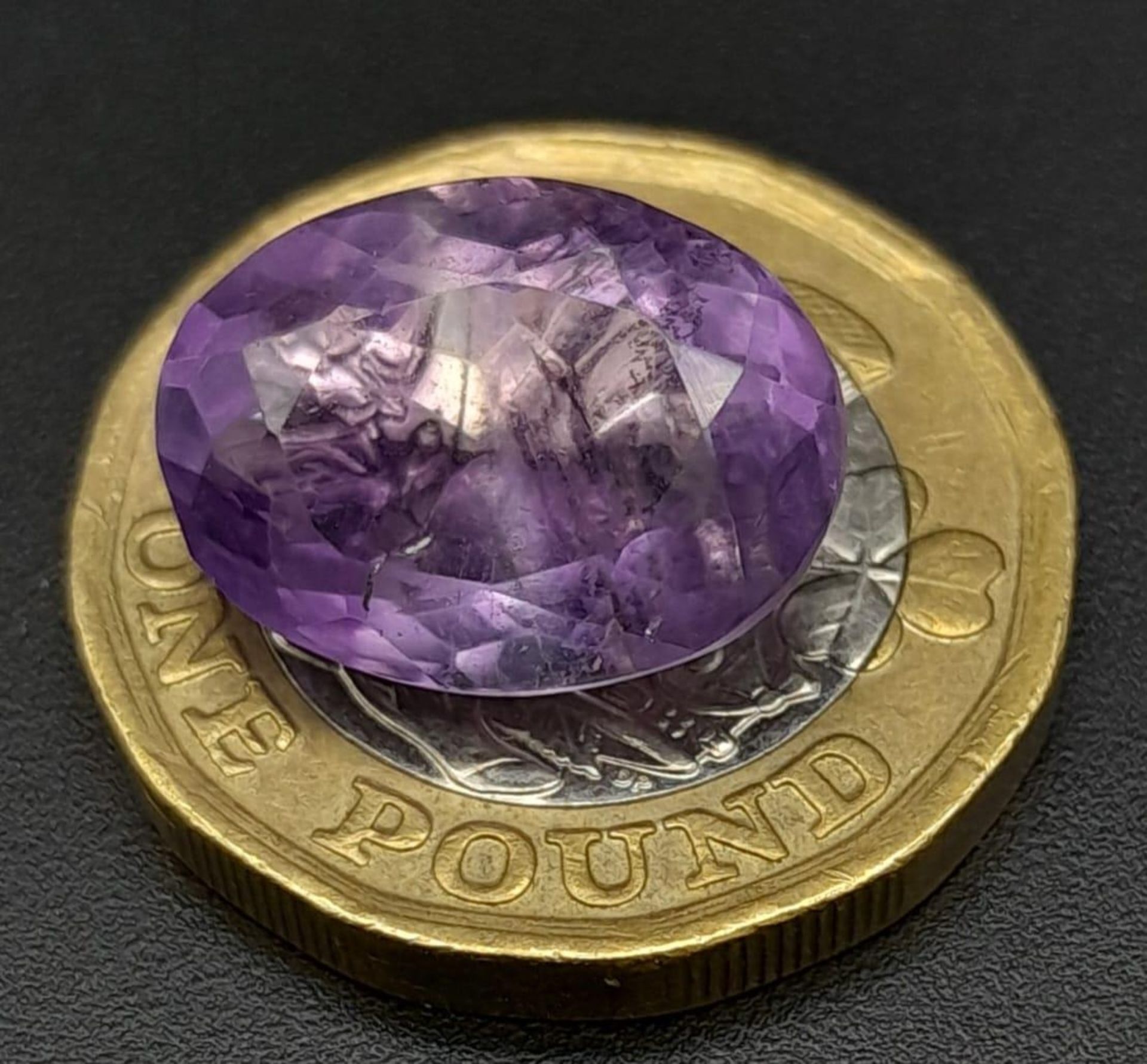 A 7.44ct Amethyst Loose Gemstone in Oval shape. Brazil Origin. GFCO Swiss Certified. - Bild 3 aus 4