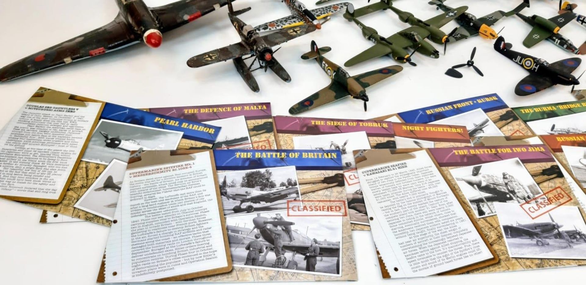 A Collection of Battle of Britain Model Fighter Planes. Over thirty die-cast metal planes with - Bild 8 aus 8