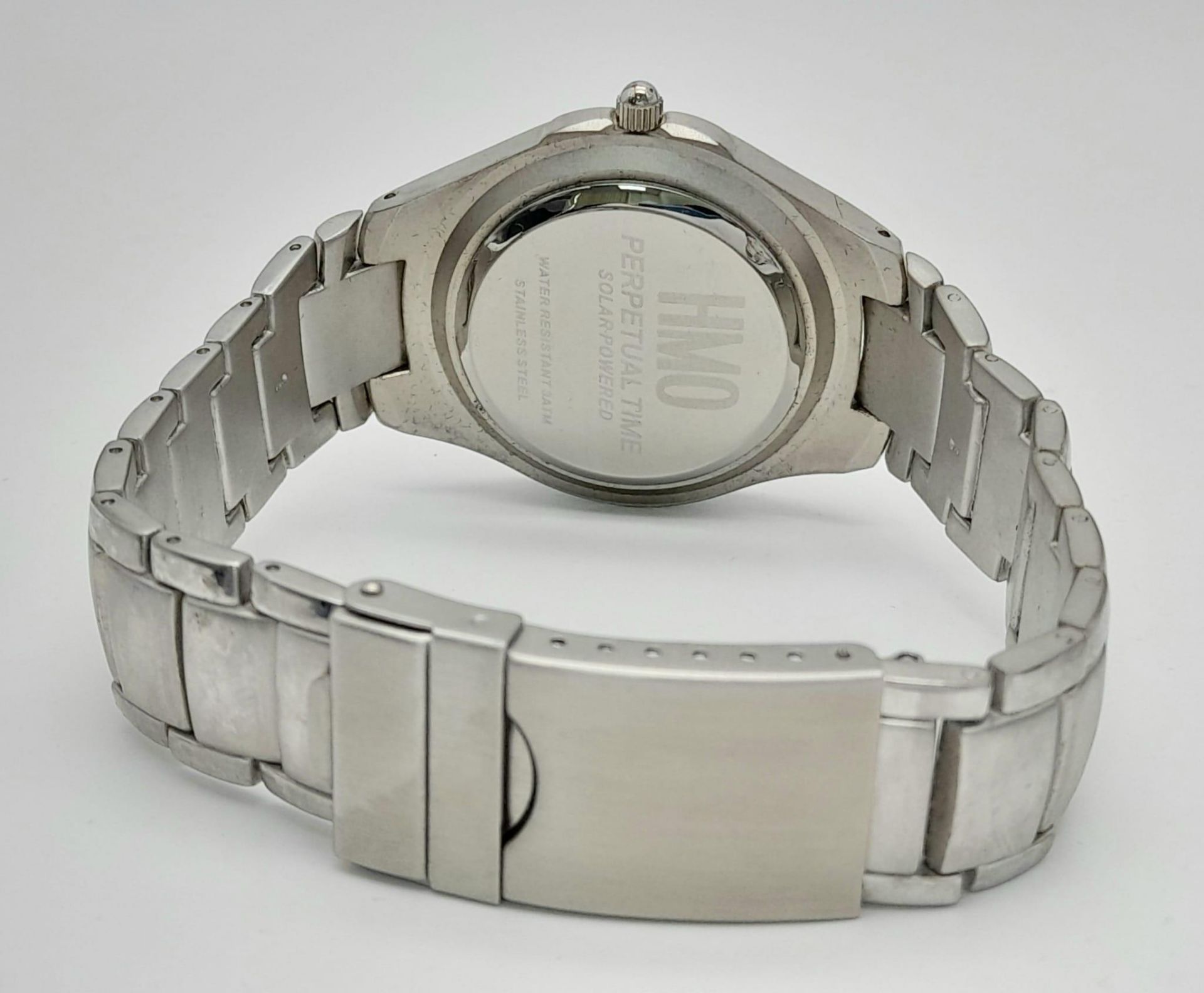 A Men’s Solar Powered Stainless Steel Watch by HMO. 40mm Case. Full Working Order. Comes Boxed. - Bild 6 aus 14