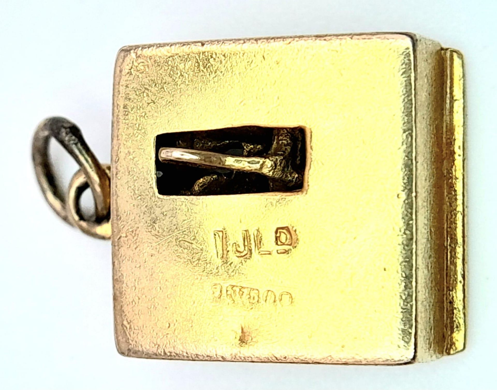 A 9K Yellow Gold Can Can Girls Charm, with Moving Legs. 1.9cm length, 2.4g total weight. Ref: SC - Image 3 of 4