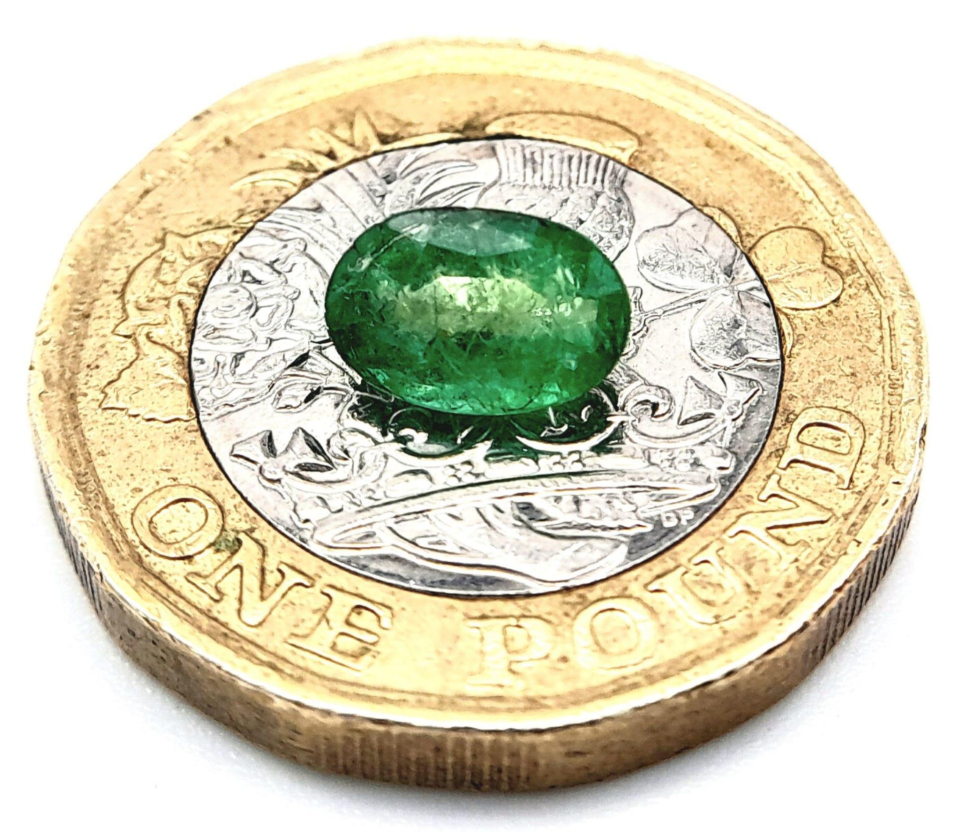 A 0.95ct Zambia Natural Beryl Emerald, in the Oval shape cut. Comes with the GFCO Swiss certificate. - Bild 4 aus 5