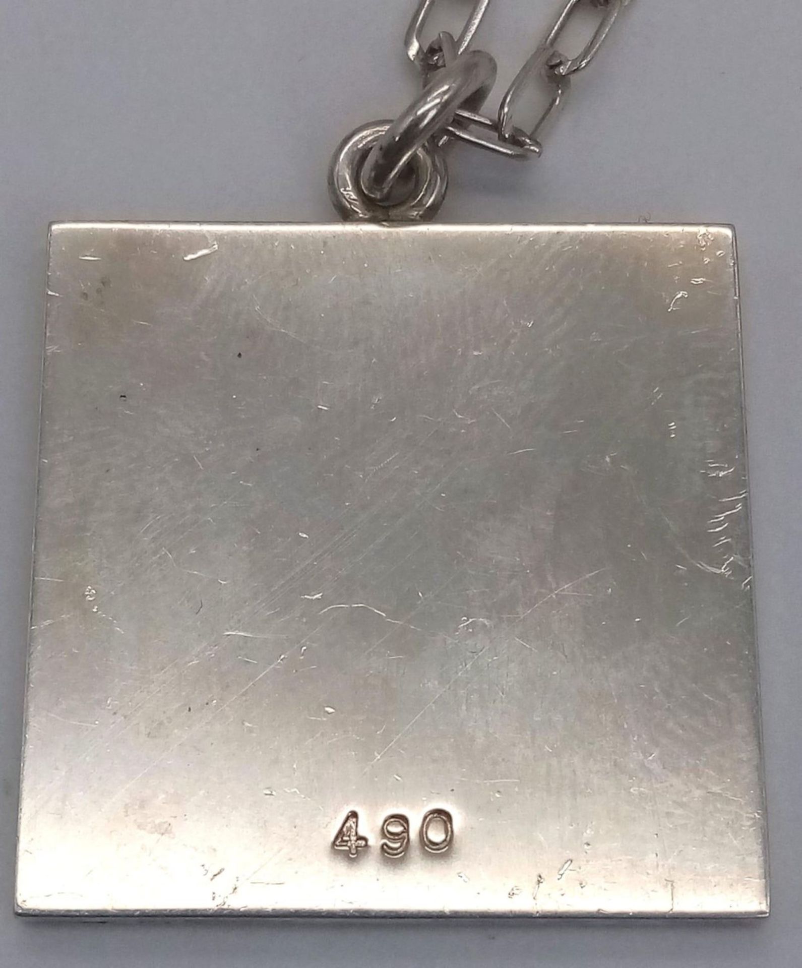 A 1977 (Jubilee Year) Hallmarked Unique Square Silver Ingot Pendant Necklace. Pendant Measures 2.9cm - Bild 5 aus 6