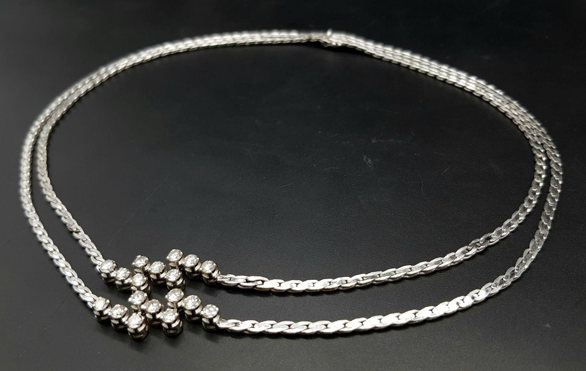 A Beautiful 14K White Gold and Diamond Two Row Necklace. 18 diamonds - 3.6ctw of brilliant round cut - Bild 5 aus 17