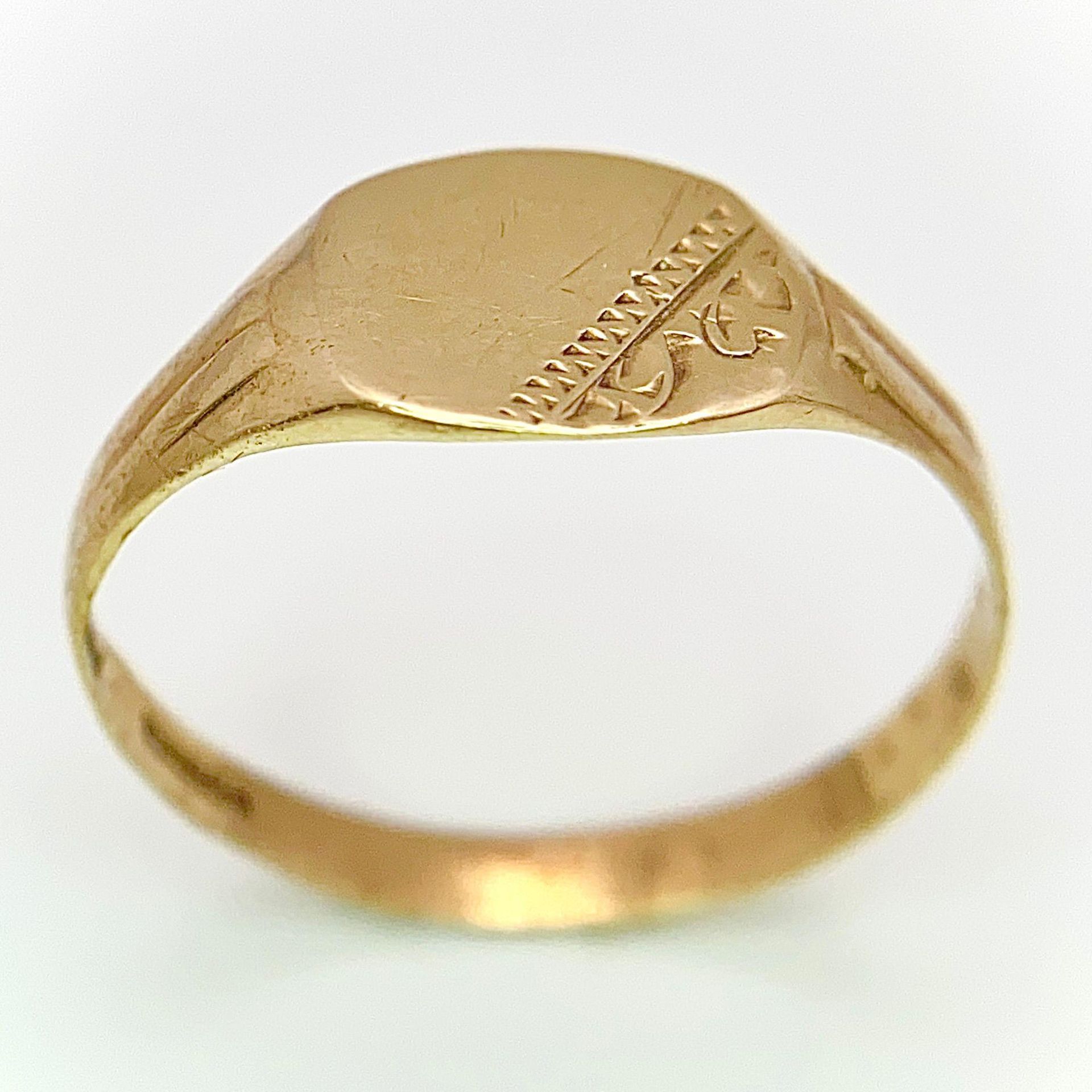 A Vintage 9K Yellow Gold Signet Ring. Size L. 1.3g weight. - Image 3 of 7