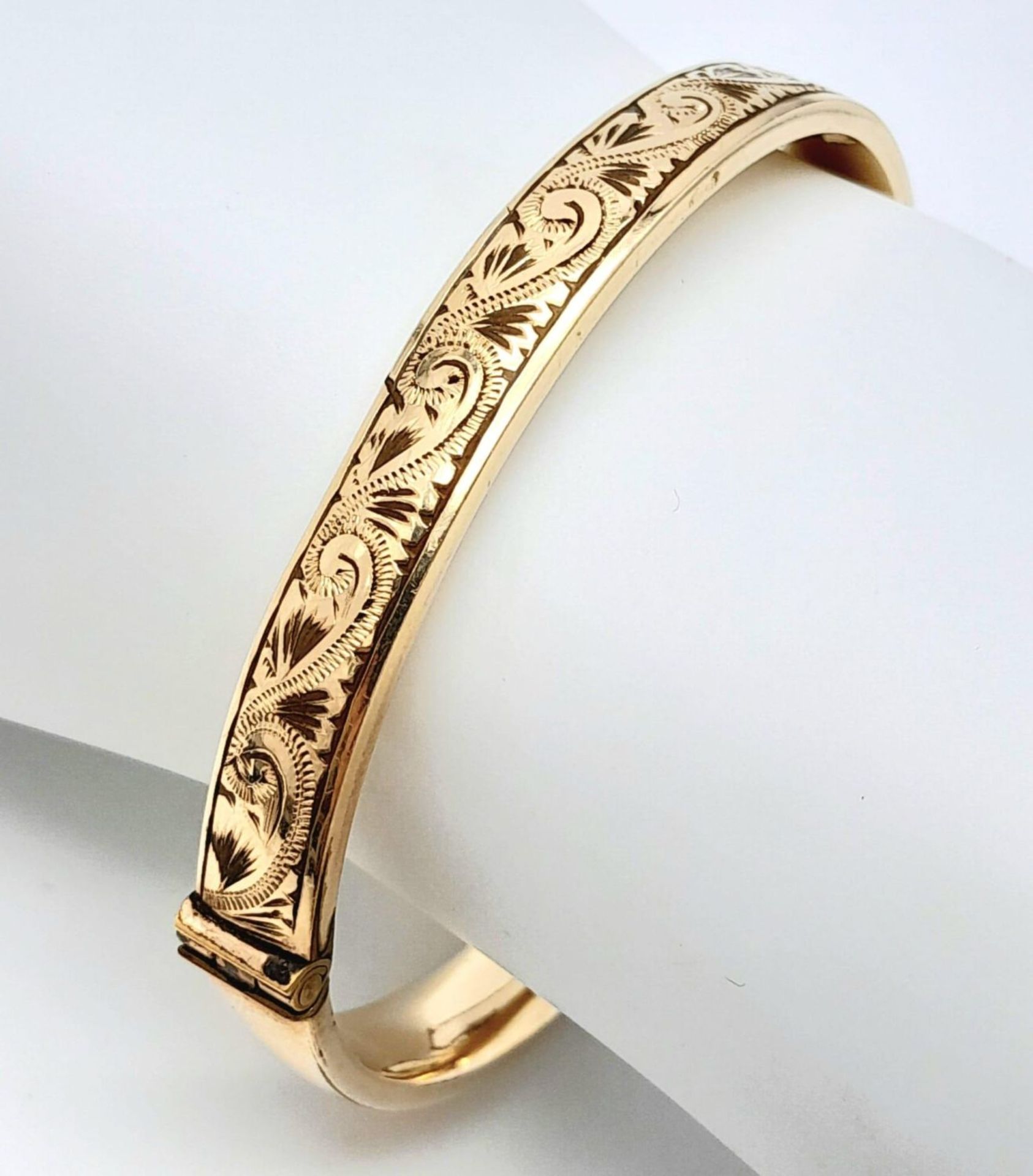 A Vintage 9K (1/5 gold plated) Decorative Bangle. 11.26g total weight. - Bild 3 aus 12